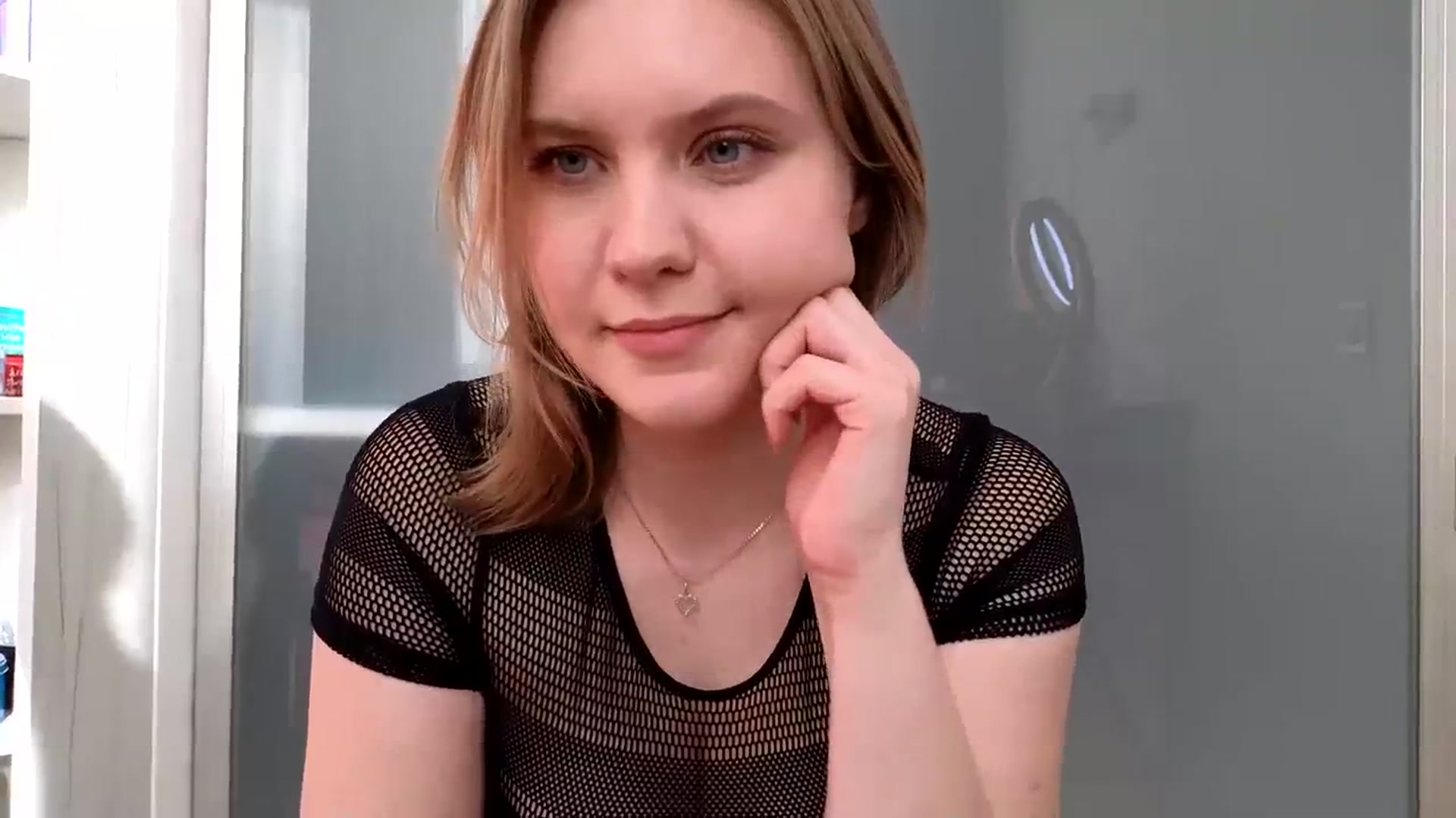 Gallery image thumbnail from YoungDunst's myfreecams stream on, 04/12/2024, 05:03 image 14 of 20