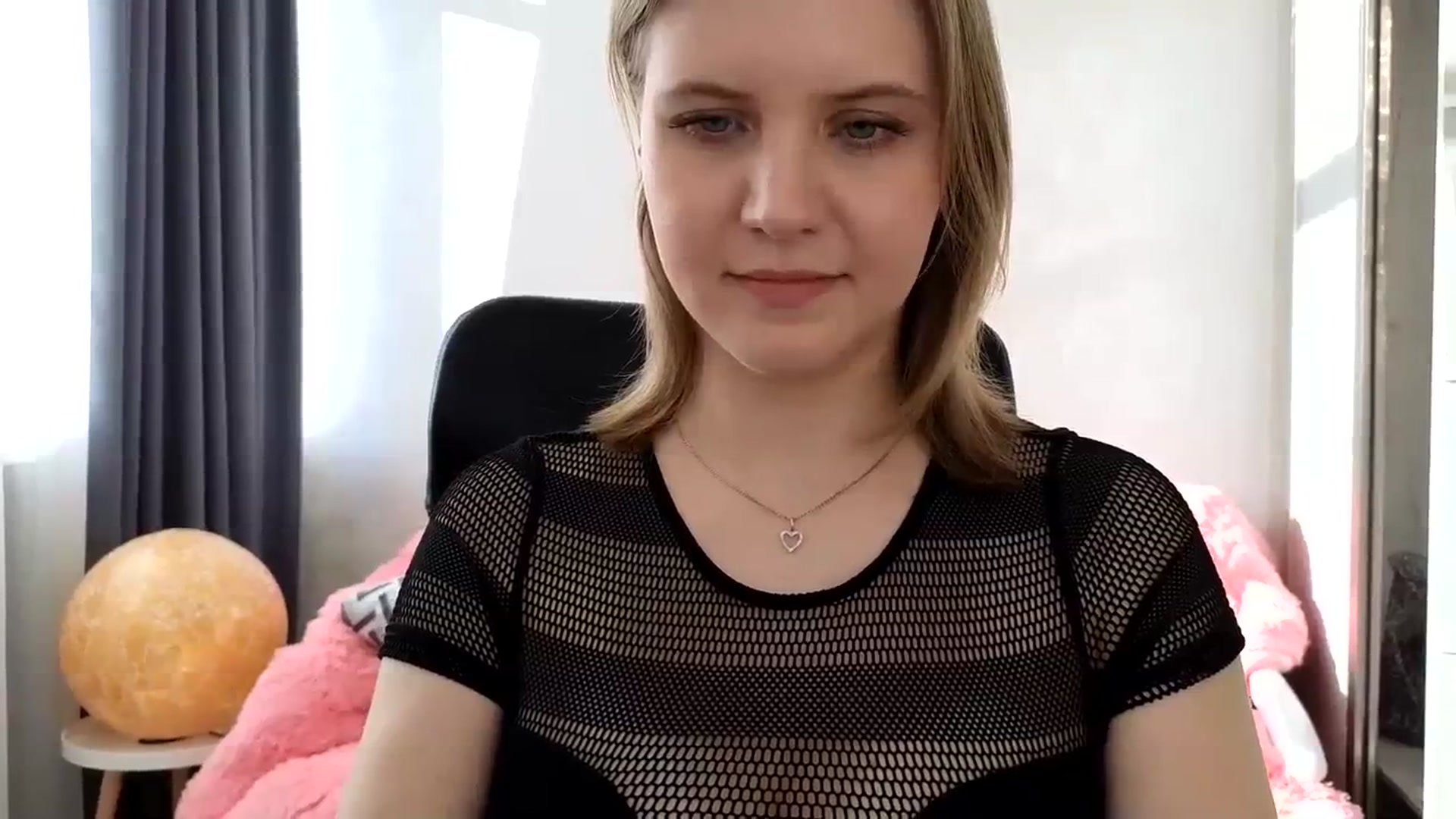 Gallery image thumbnail from YoungDunst's myfreecams stream on, 04/12/2024, 05:03 image 20 of 20
