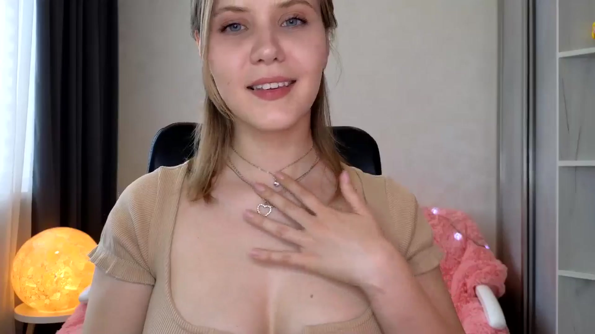 Gallery image thumbnail from YoungDunst's myfreecams stream on, 05/28/2024, 16:35 image 15 of 20