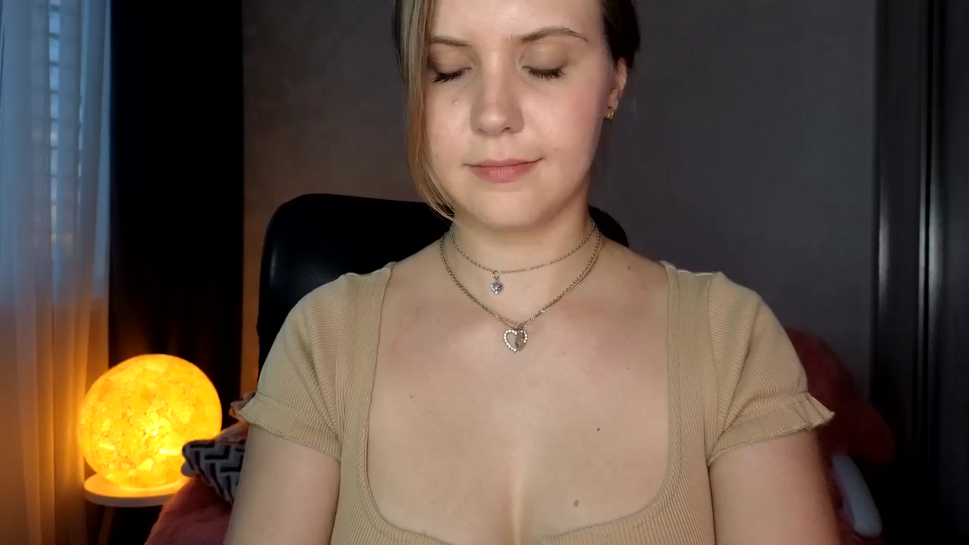 Gallery image thumbnail from YoungDunst's myfreecams stream on, 05/28/2024, 18:01 image 6 of 20