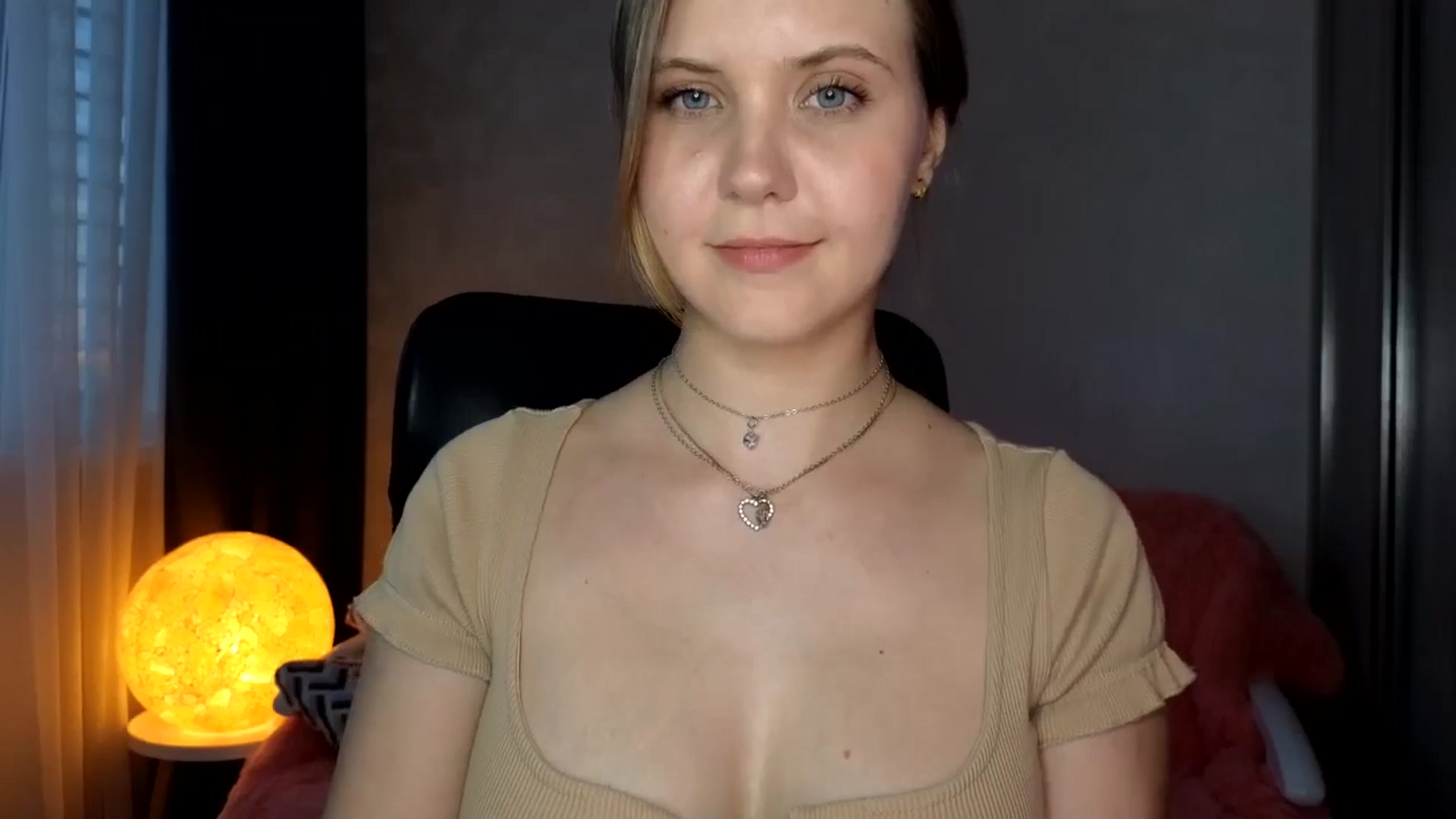 Gallery image thumbnail from YoungDunst's myfreecams stream on, 05/28/2024, 18:01 image 8 of 20