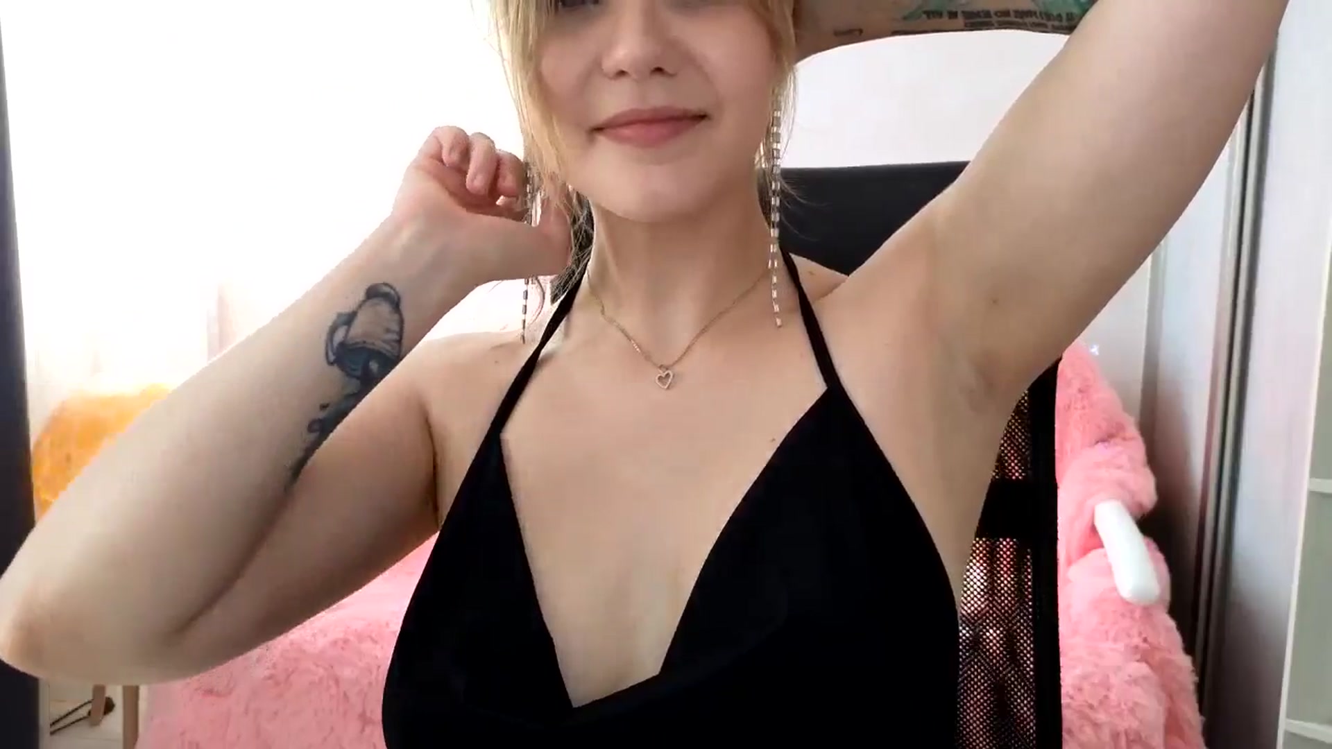 Gallery image thumbnail from YoungDunst's myfreecams stream on, 07/15/2024, 07:28 image 7 of 20