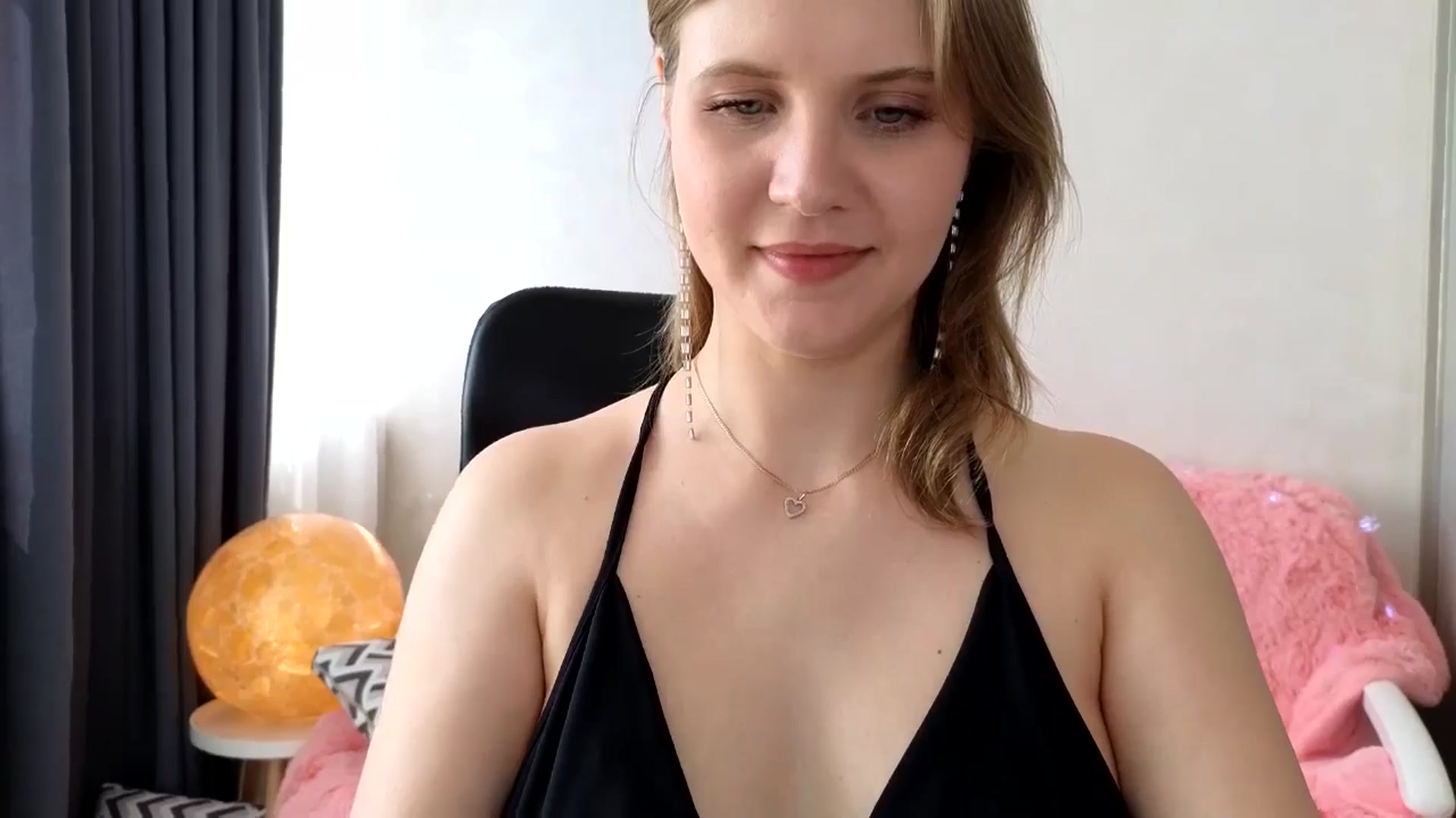 Gallery image thumbnail from YoungDunst's myfreecams stream on, 07/15/2024, 08:45 image 8 of 20