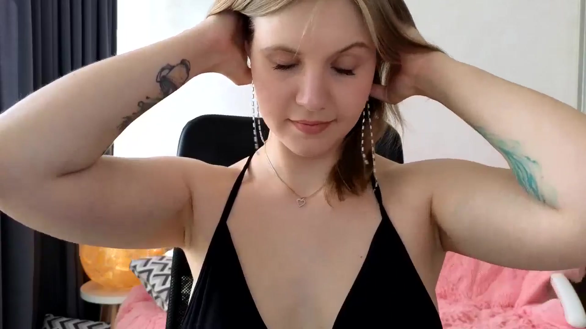 Gallery image thumbnail from YoungDunst's myfreecams stream on, 07/15/2024, 08:45 image 5 of 20