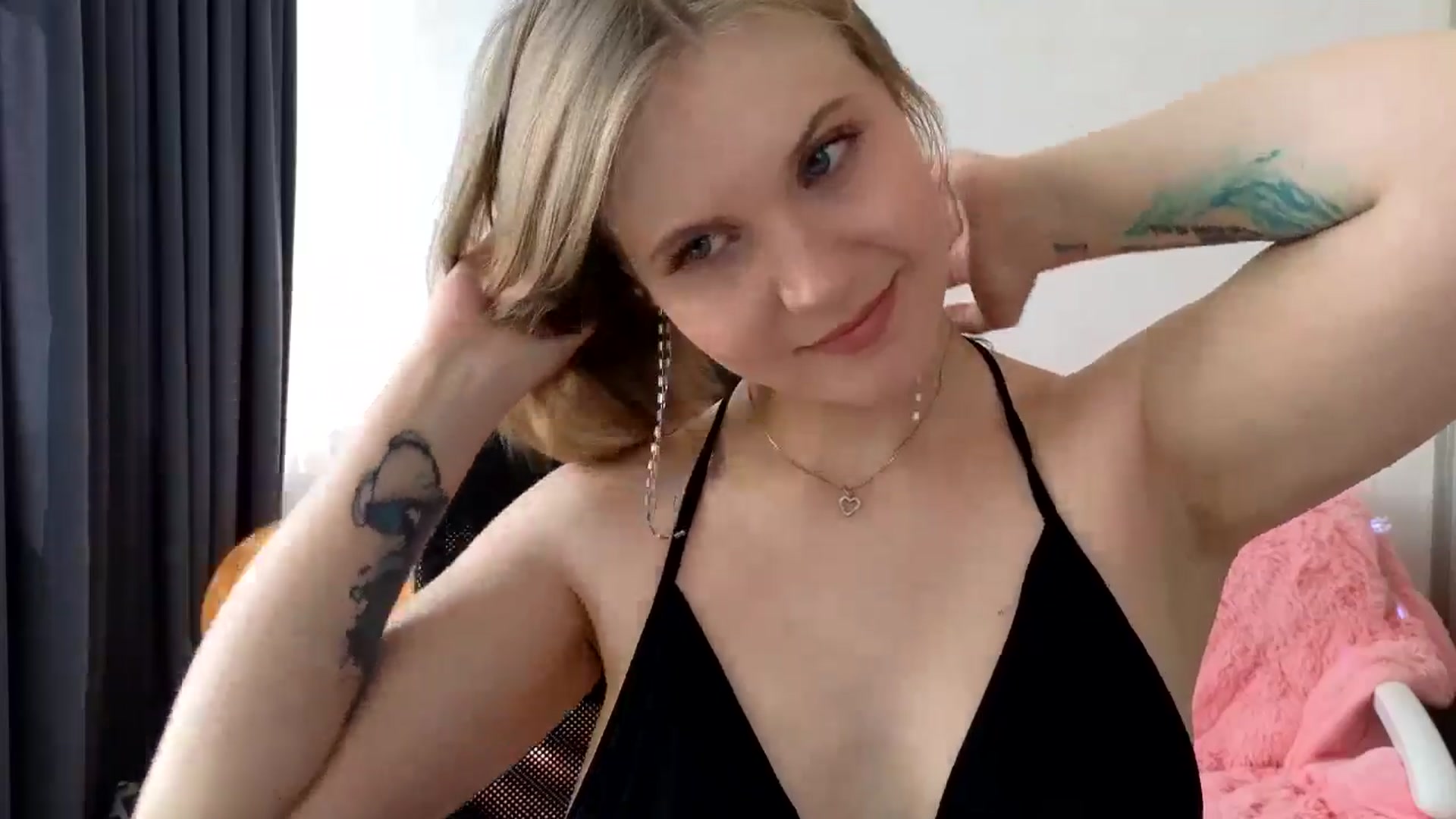 Gallery image thumbnail from YoungDunst's myfreecams stream on, 07/15/2024, 08:45 image 12 of 20