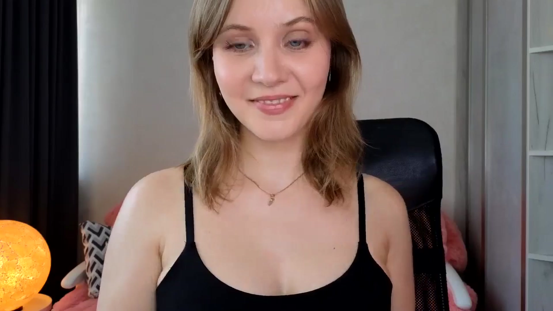 Gallery image thumbnail from YoungDunst's myfreecams stream on, 07/22/2024, 16:21 image 6 of 20