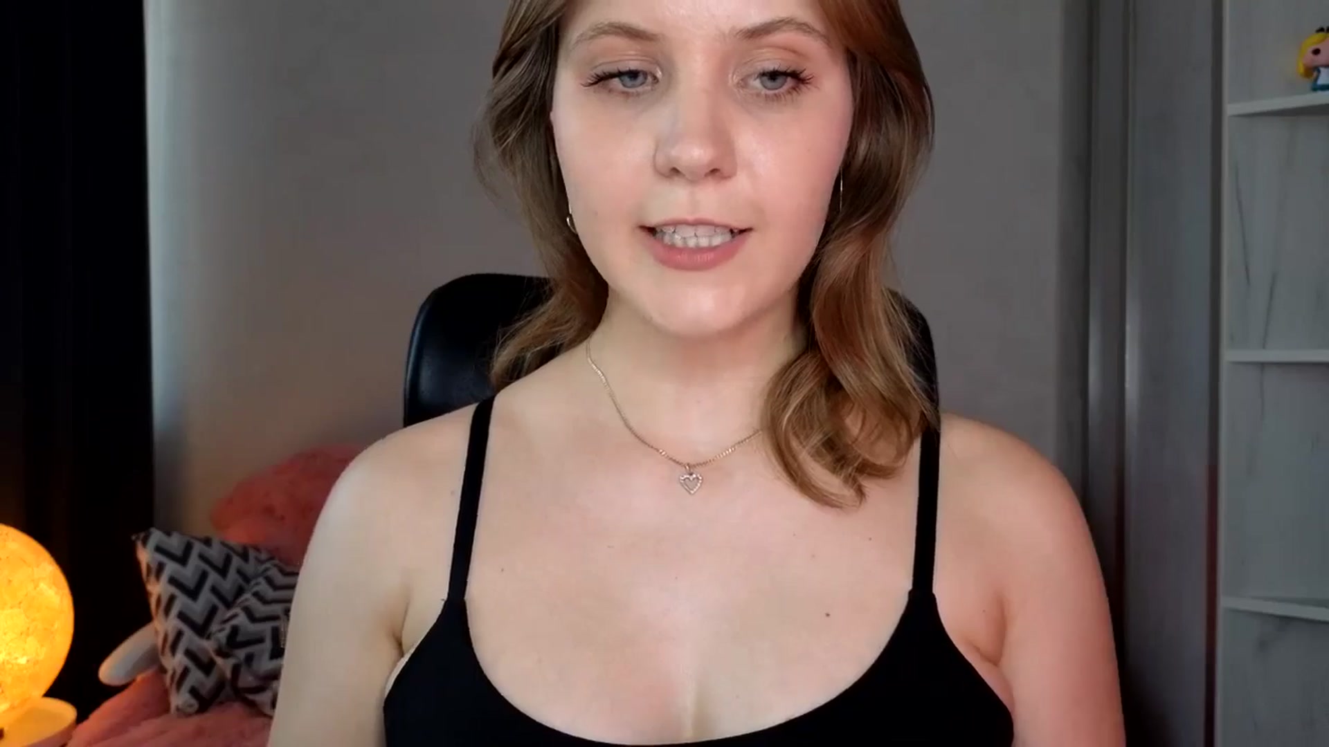 Gallery image thumbnail from YoungDunst's myfreecams stream on, 07/22/2024, 18:03 image 7 of 20