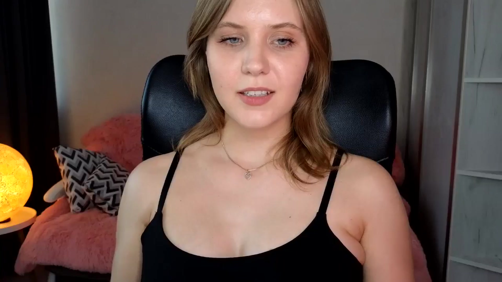 Gallery image thumbnail from YoungDunst's myfreecams stream on, 07/22/2024, 18:03 image 8 of 20