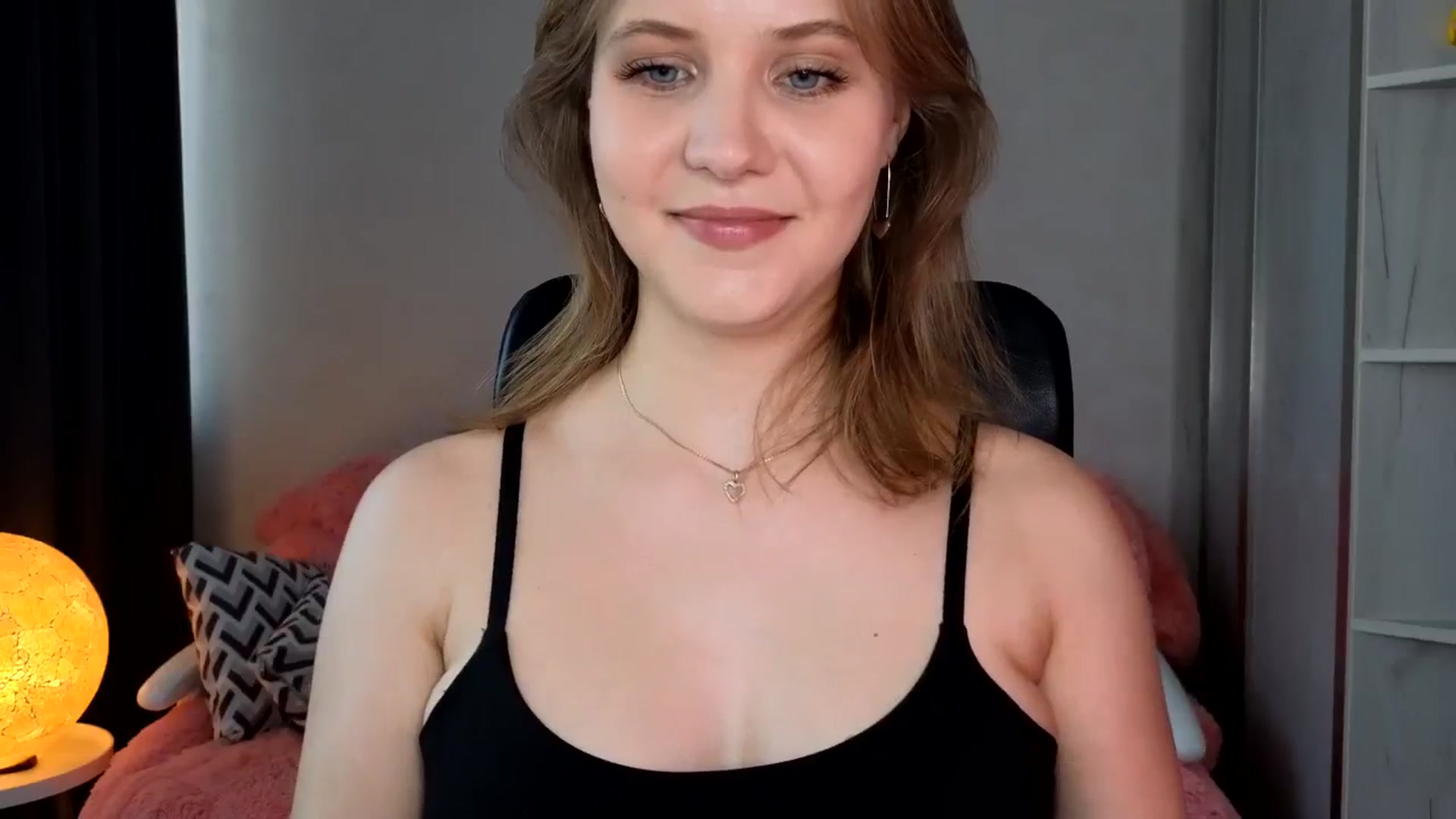 Gallery image thumbnail from YoungDunst's myfreecams stream on, 07/22/2024, 18:03 image 3 of 20