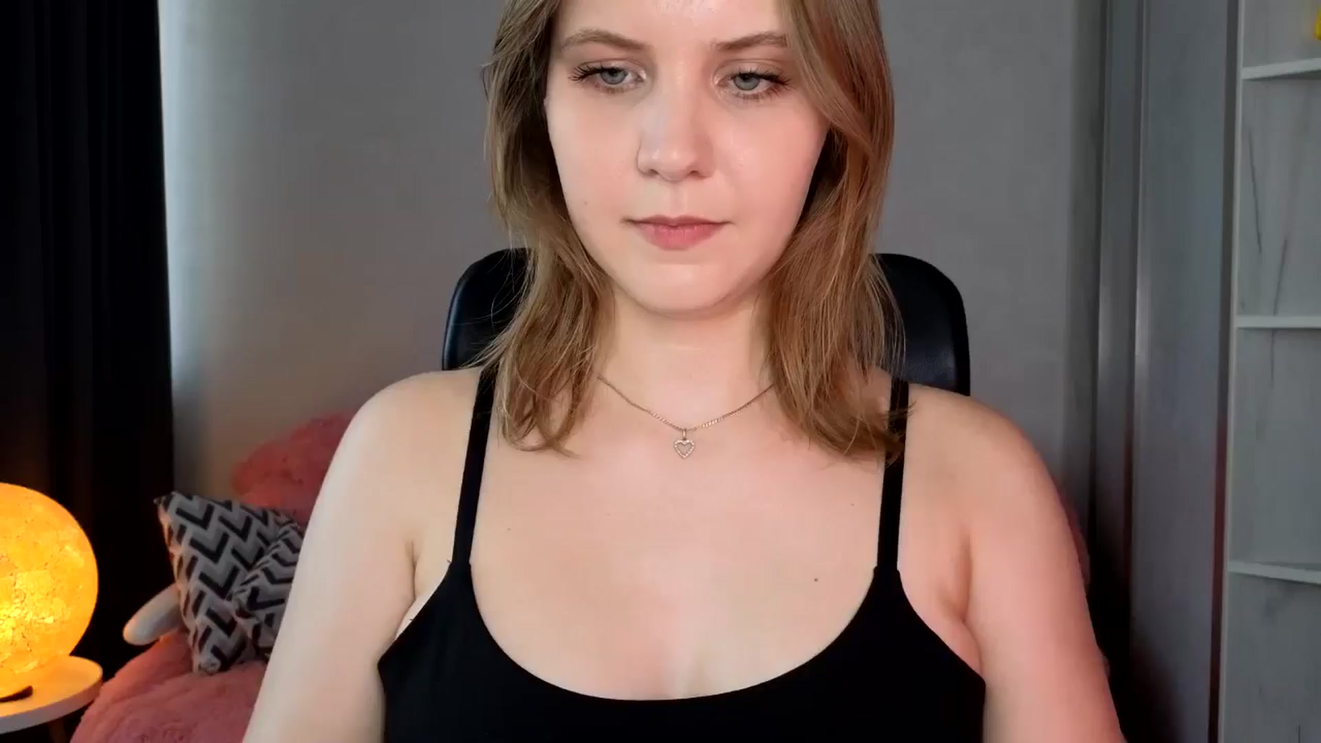 Gallery image thumbnail from YoungDunst's myfreecams stream on, 07/22/2024, 18:03 image 1 of 20