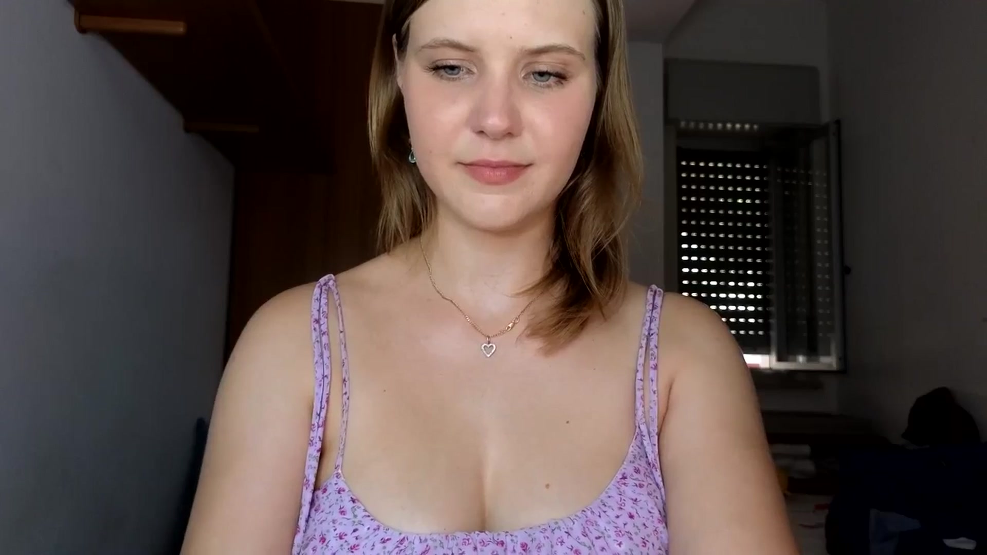 Gallery image thumbnail from YoungDunst's myfreecams stream on, 07/30/2024, 15:36 image 14 of 20