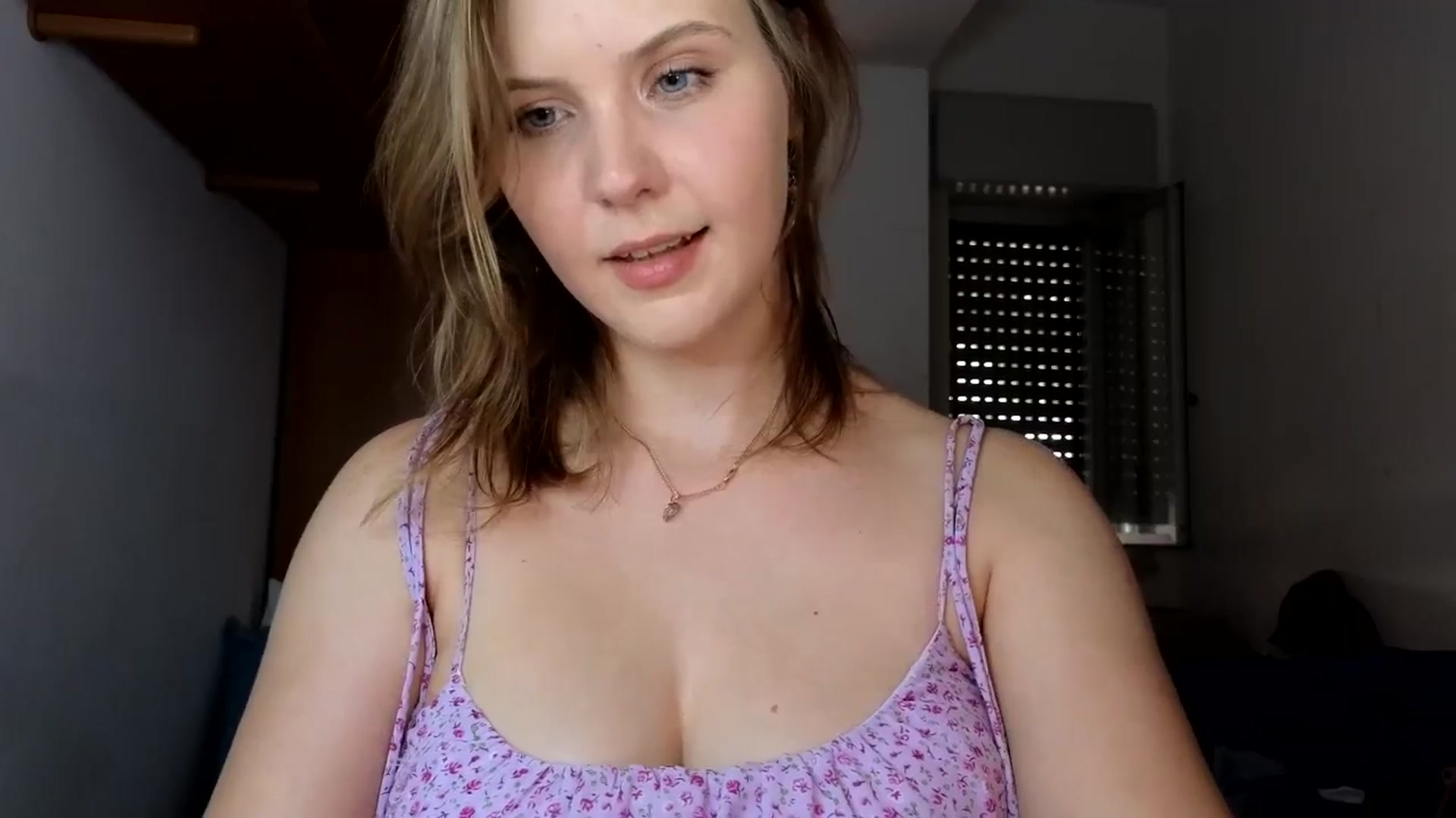 Gallery image thumbnail from YoungDunst's myfreecams stream on, 07/30/2024, 15:36 image 10 of 20