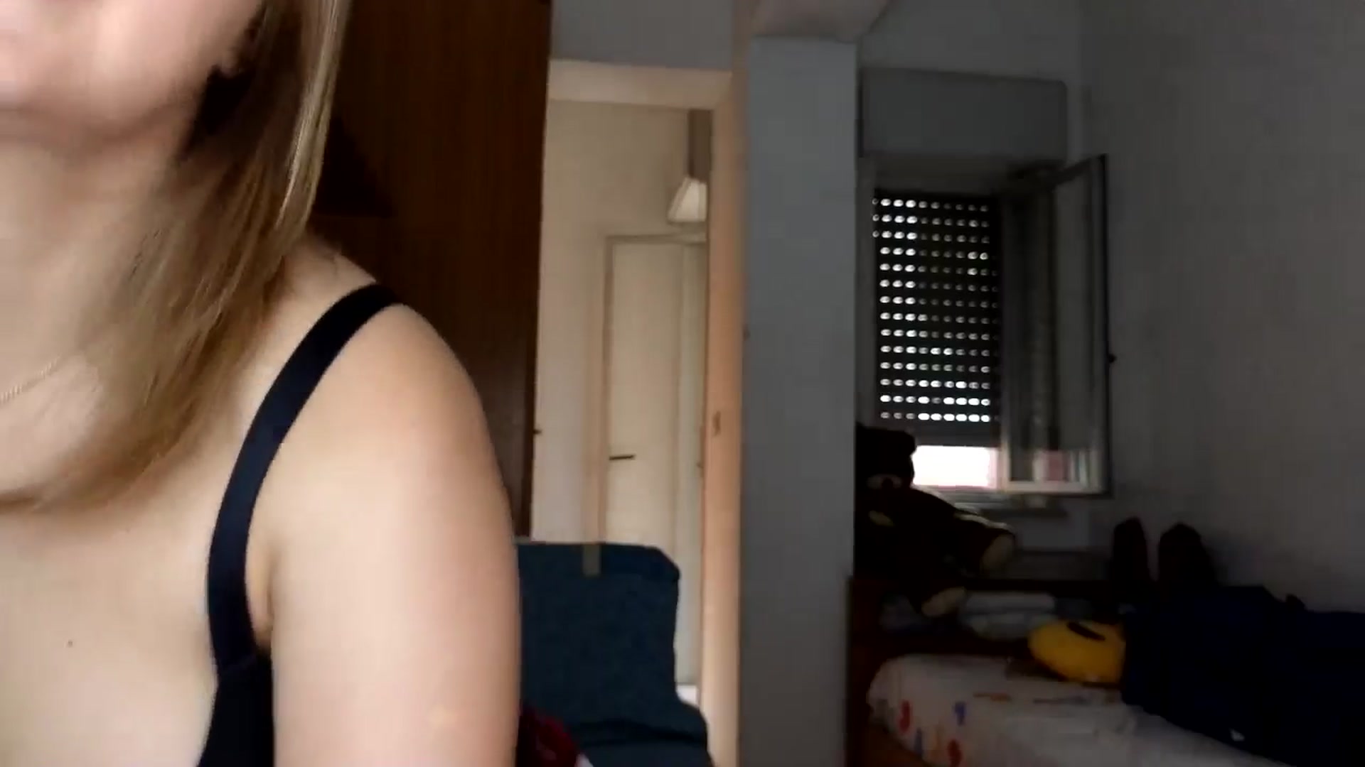 Gallery image thumbnail from YoungDunst's myfreecams stream on, 08/06/2024, 15:52 image 10 of 20