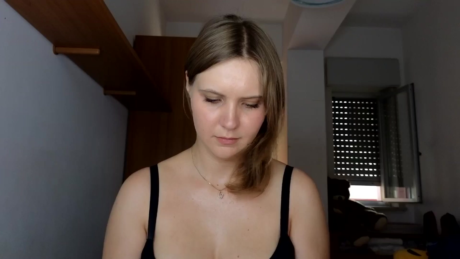 Gallery image thumbnail from YoungDunst's myfreecams stream on, 08/06/2024, 15:52 image 4 of 20