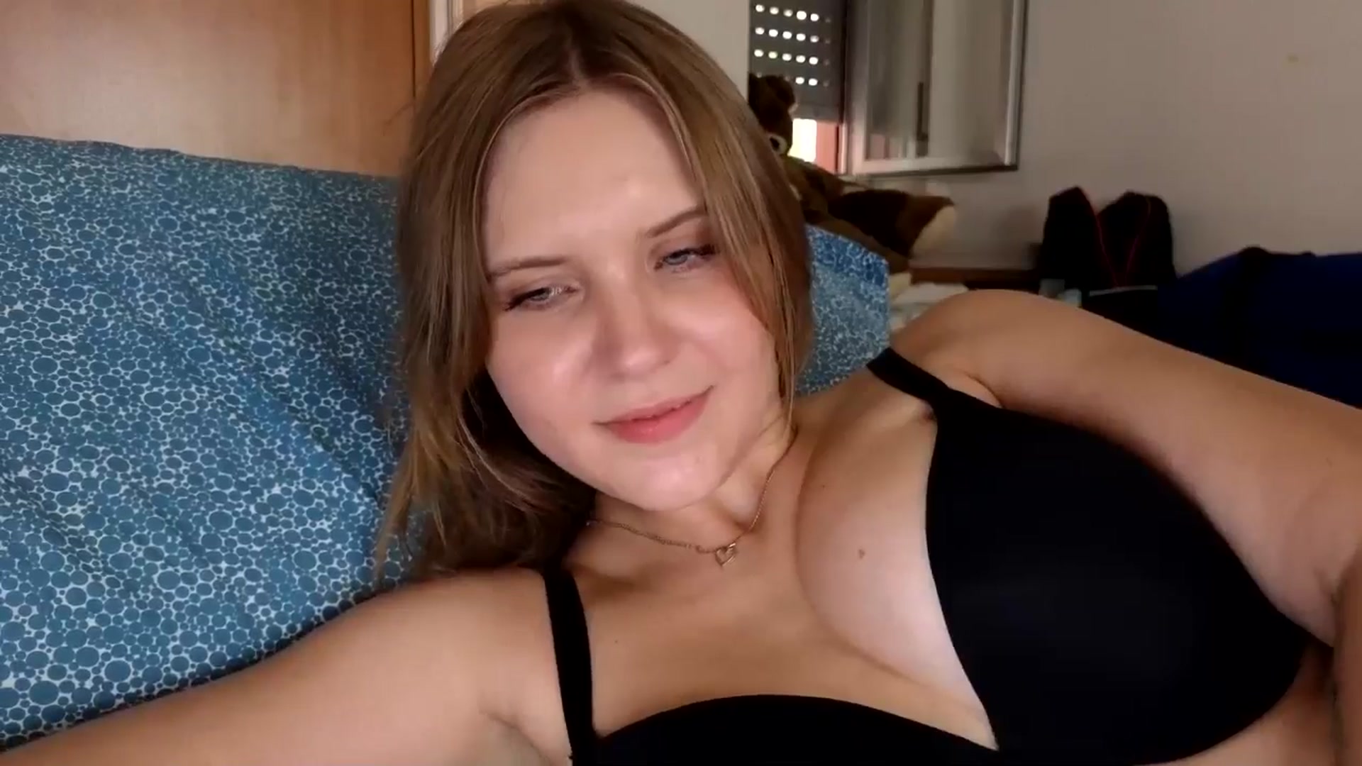 Gallery image thumbnail from YoungDunst's myfreecams stream on, 08/06/2024, 16:56 image 15 of 20