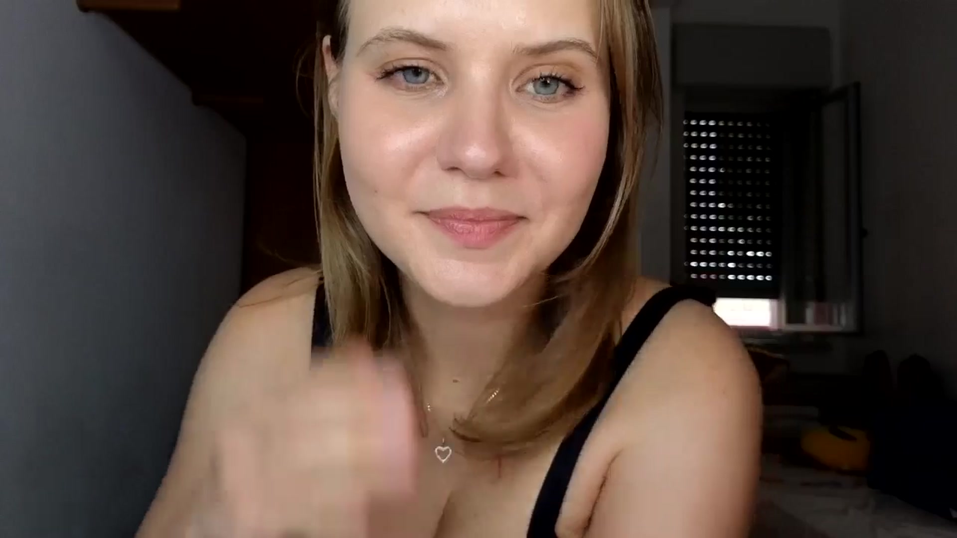 Gallery image thumbnail from YoungDunst's myfreecams stream on, 08/06/2024, 16:56 image 7 of 20