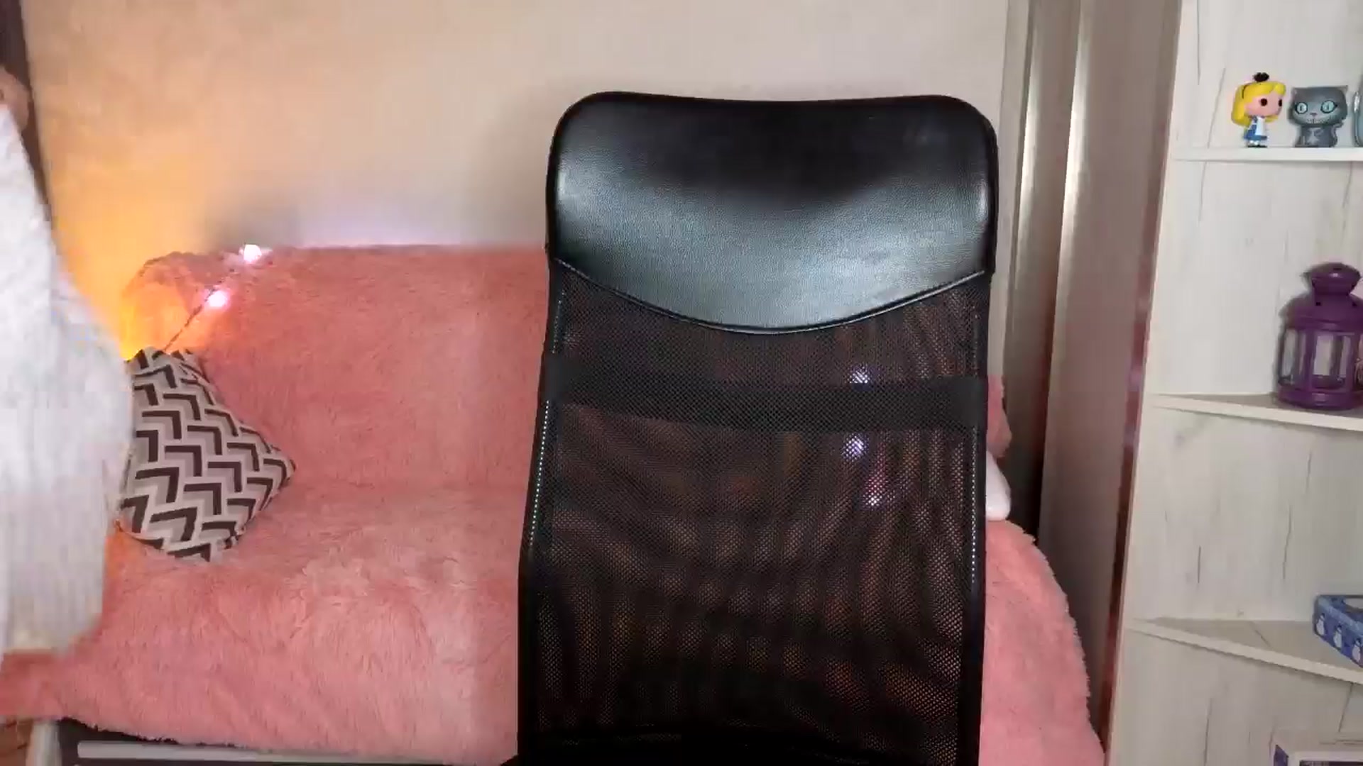 Gallery image thumbnail from YoungDunst's myfreecams stream on, 09/04/2024, 23:10 image 4 of 20