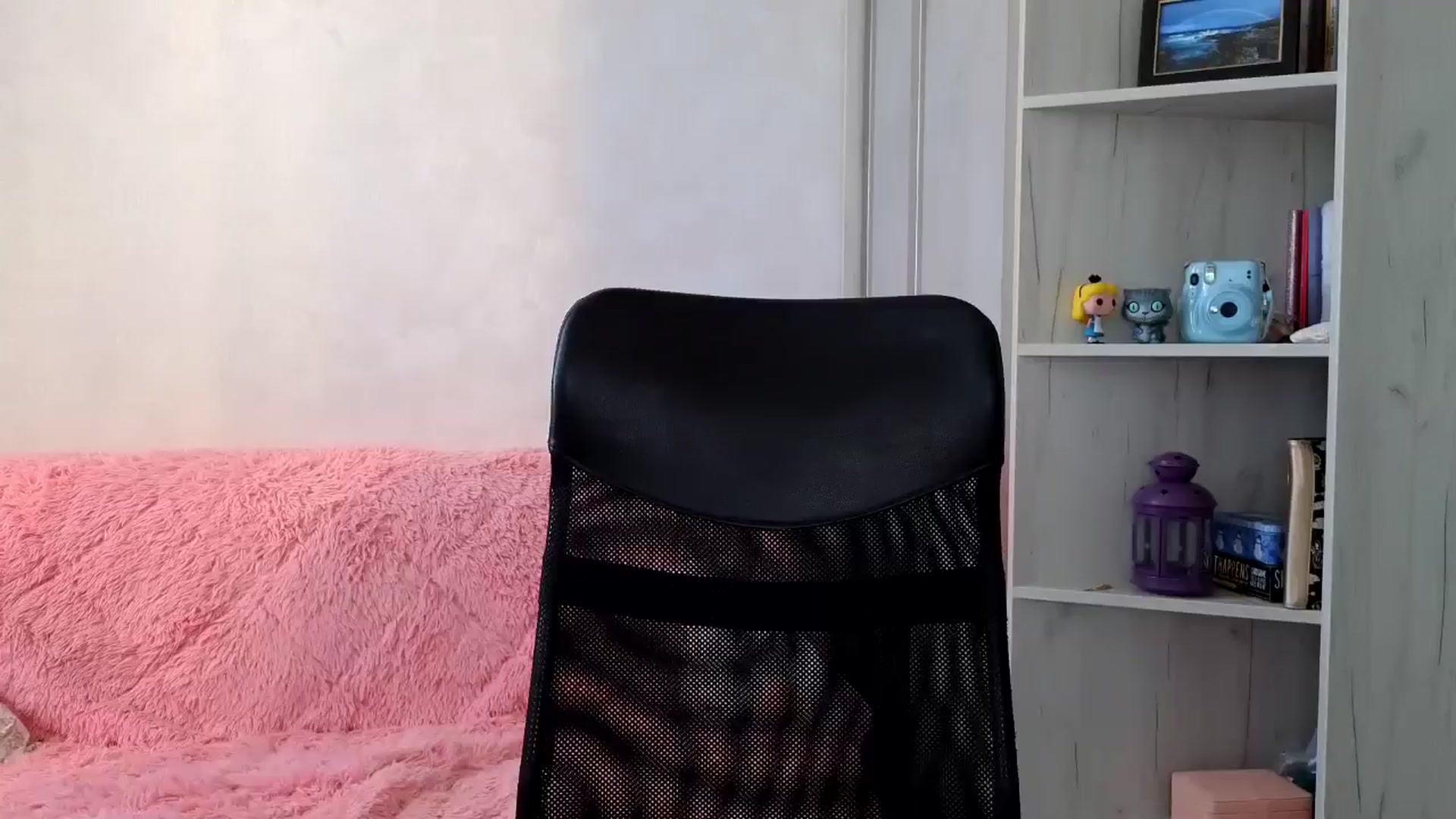Gallery image thumbnail from YoungDunst's myfreecams stream on, 09/24/2024, 12:22 image 7 of 20