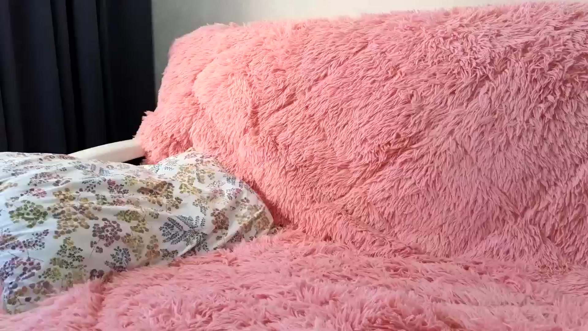 Gallery image thumbnail from YoungDunst's myfreecams stream on, 09/24/2024, 12:22 image 4 of 20