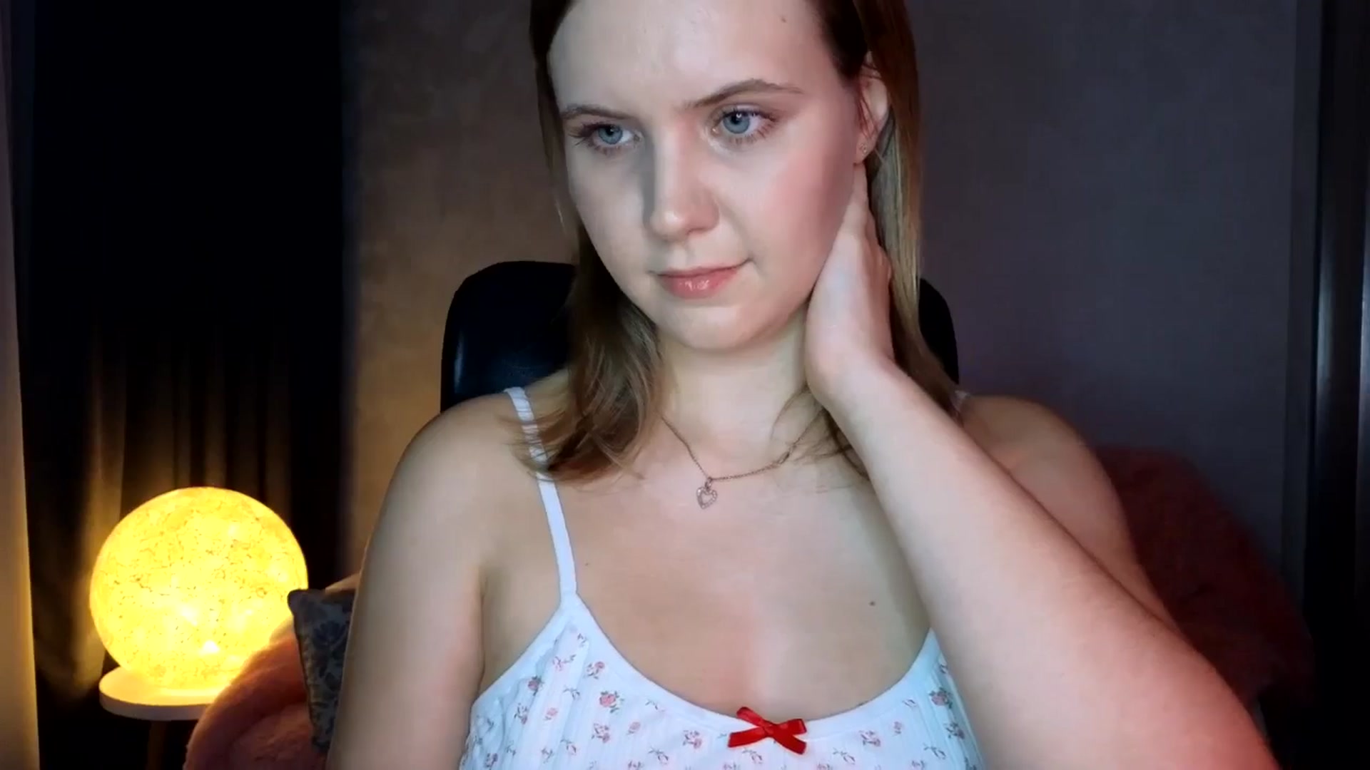 Gallery image thumbnail from YoungDunst's myfreecams stream on, 10/14/2024, 18:19 image 6 of 20