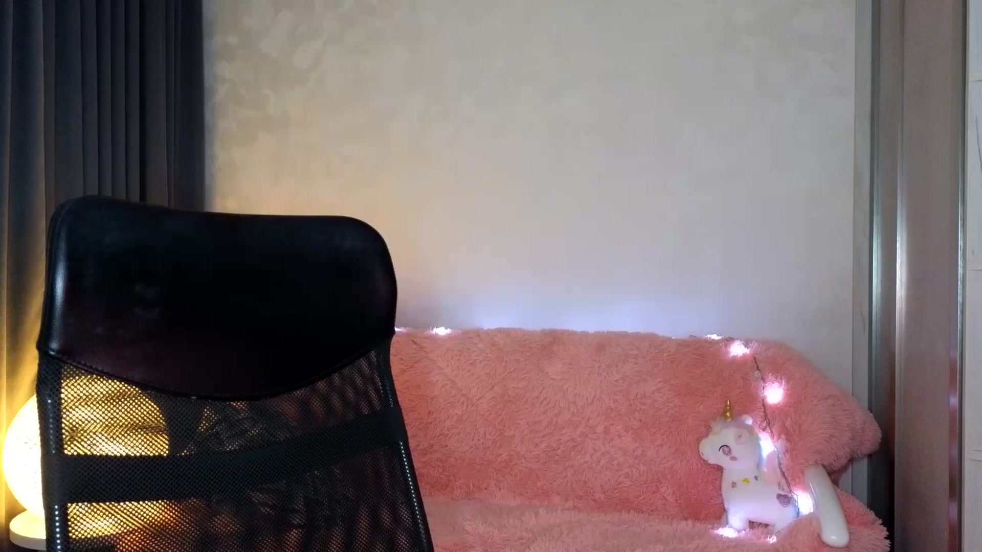 Gallery image thumbnail from YoungDunst's myfreecams stream on, 12/16/2024, 19:05 image 11 of 20