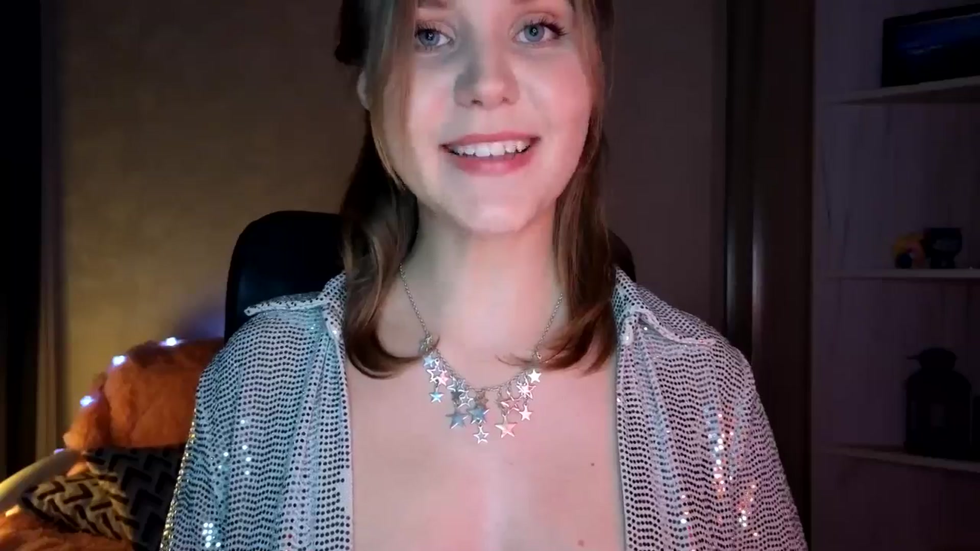 Gallery image thumbnail from YoungDunst's myfreecams stream on, 12/26/2024, 24:01 image 4 of 20