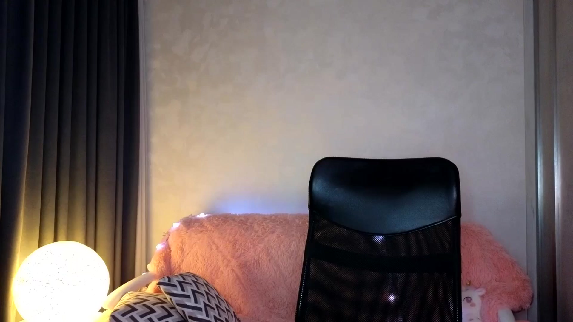 Gallery image thumbnail from YoungDunst's myfreecams stream on, 12/26/2024, 02:04 image 9 of 20