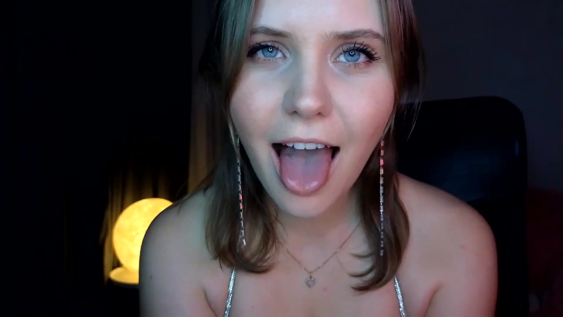 Gallery image thumbnail from YoungDunst's myfreecams stream on, 01/10/2025, 24:01 image 4 of 20