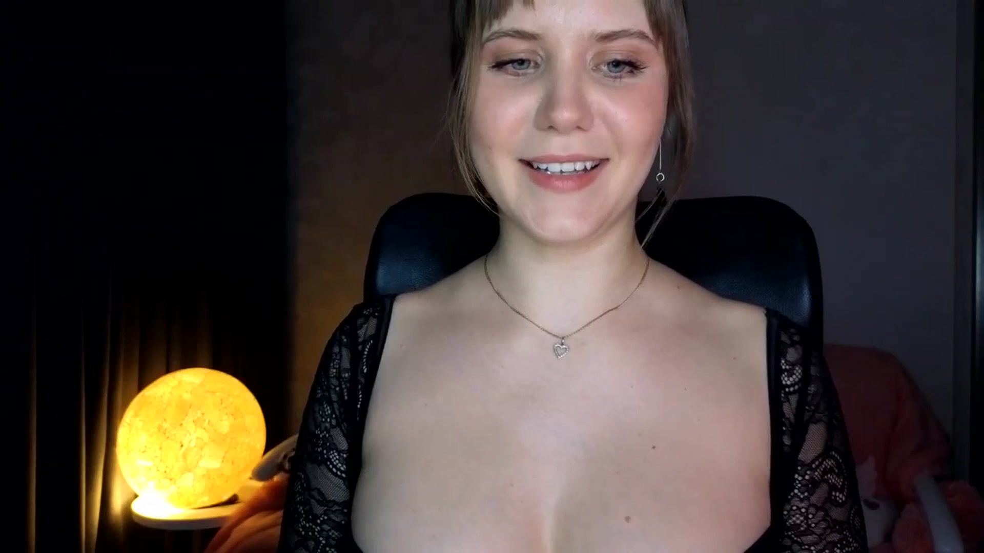 Gallery image thumbnail from YoungDunst's myfreecams stream on, 03/14/2025, 23:00 image 5 of 20