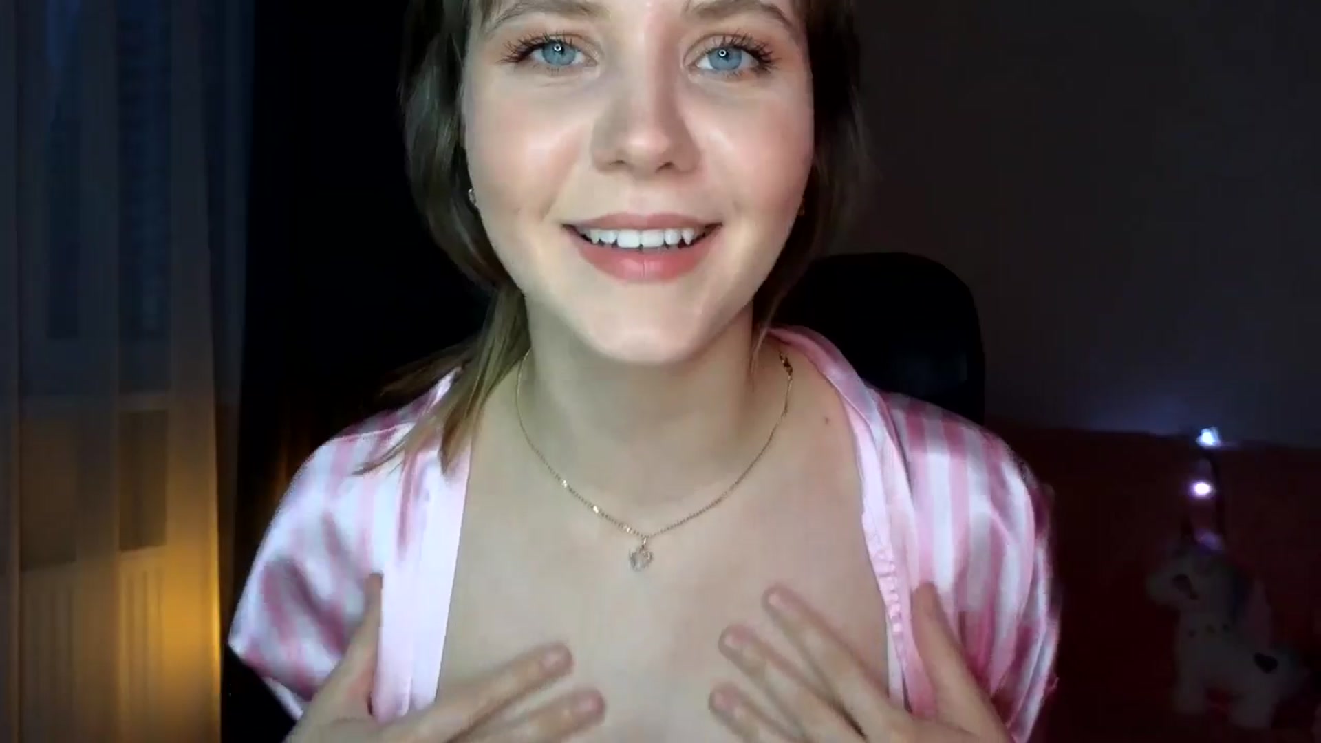 Gallery image thumbnail from YoungDunst's myfreecams stream on, 03/19/2025, 16:50 image 2 of 20
