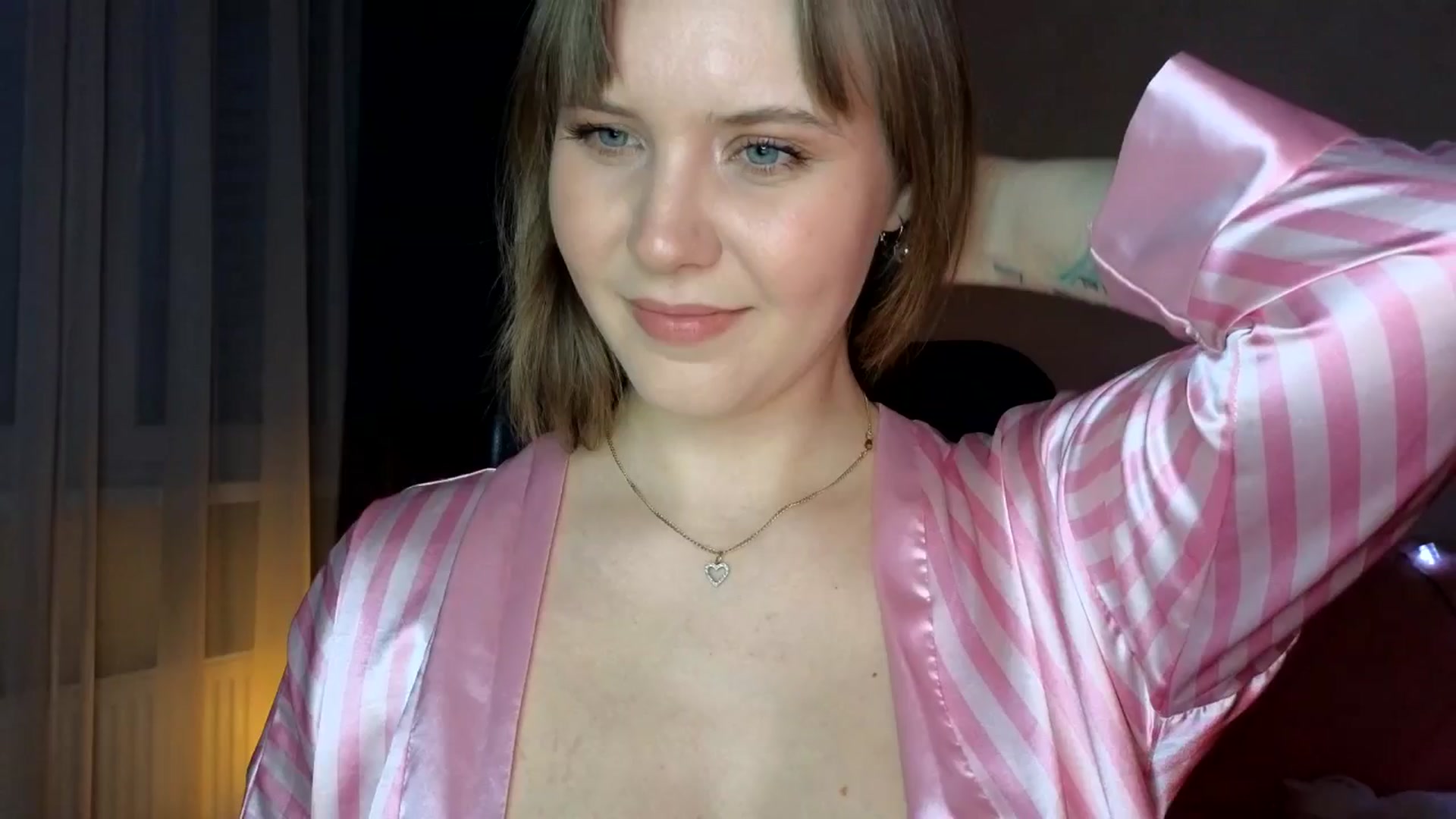 Gallery image thumbnail from YoungDunst's myfreecams stream on, 03/19/2025, 16:50 image 14 of 20