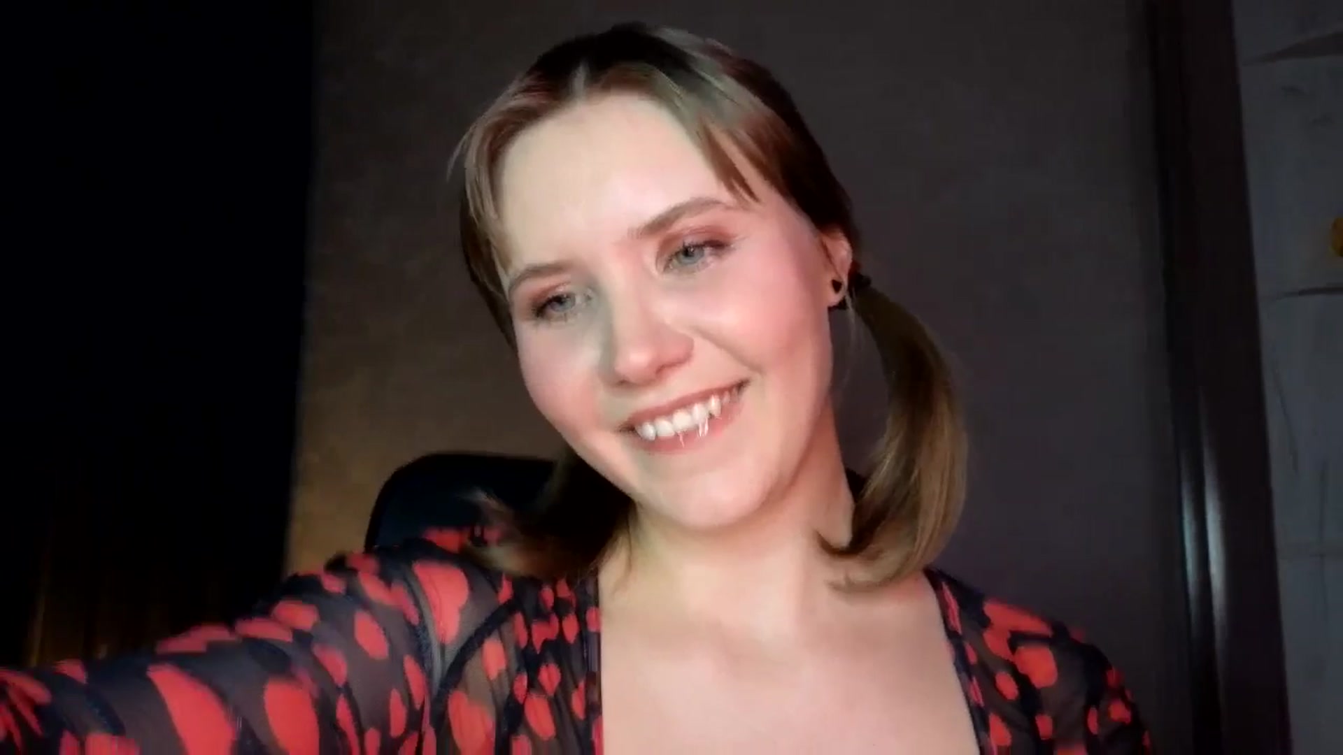 Gallery image thumbnail from YoungDunst's myfreecams stream on, 04/07/2025, 23:01 image 12 of 20