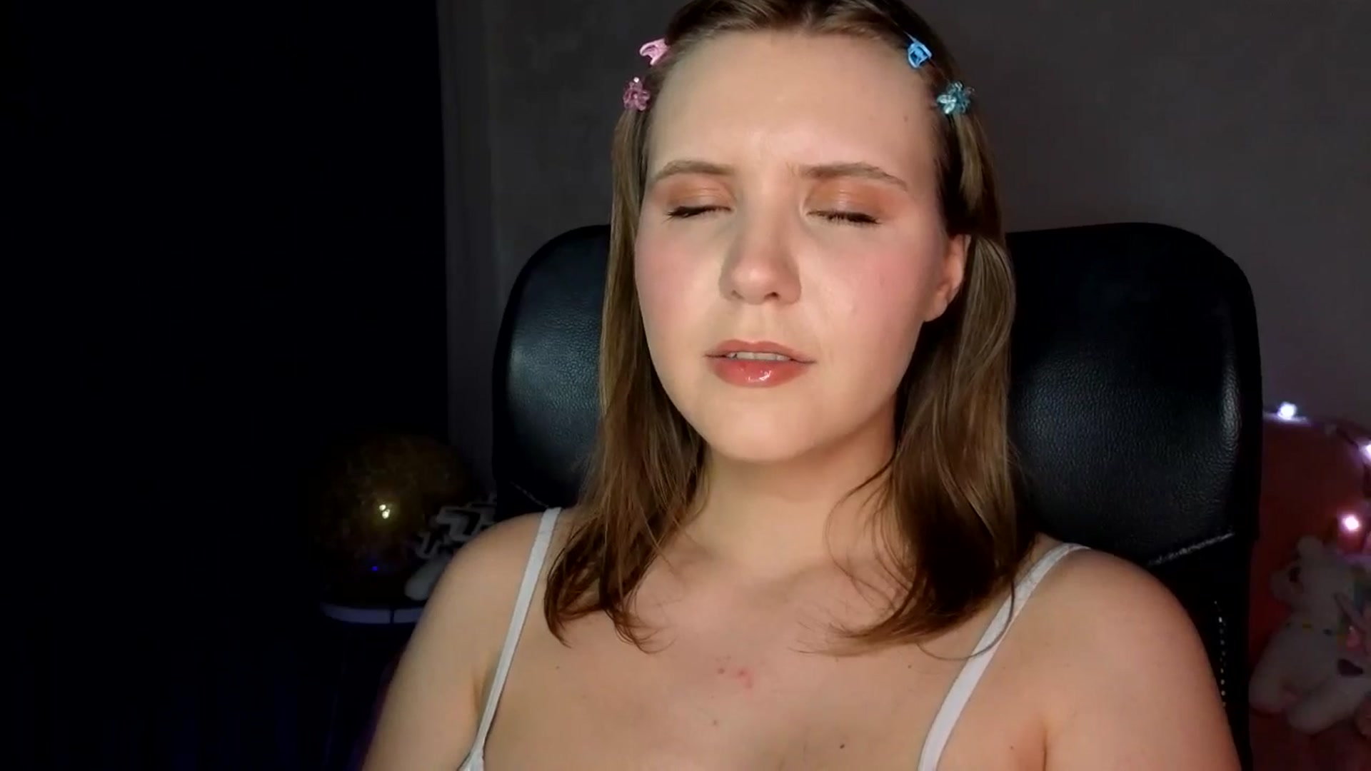 Gallery image thumbnail from YoungDunst's myfreecams stream on, 04/21/2025, 18:04 image 11 of 20