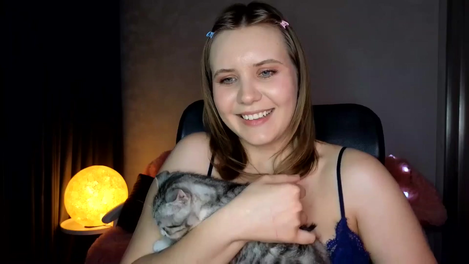 Gallery image thumbnail from YoungDunst's myfreecams stream on, 05/05/2025, 19:25 image 10 of 20