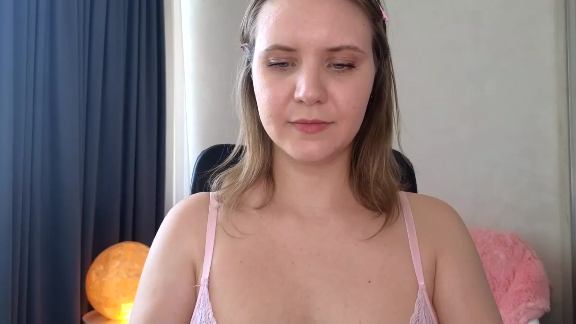 Gallery image thumbnail from YoungDunst's myfreecams stream on, 06/05/2025, 12:32 image 12 of 20