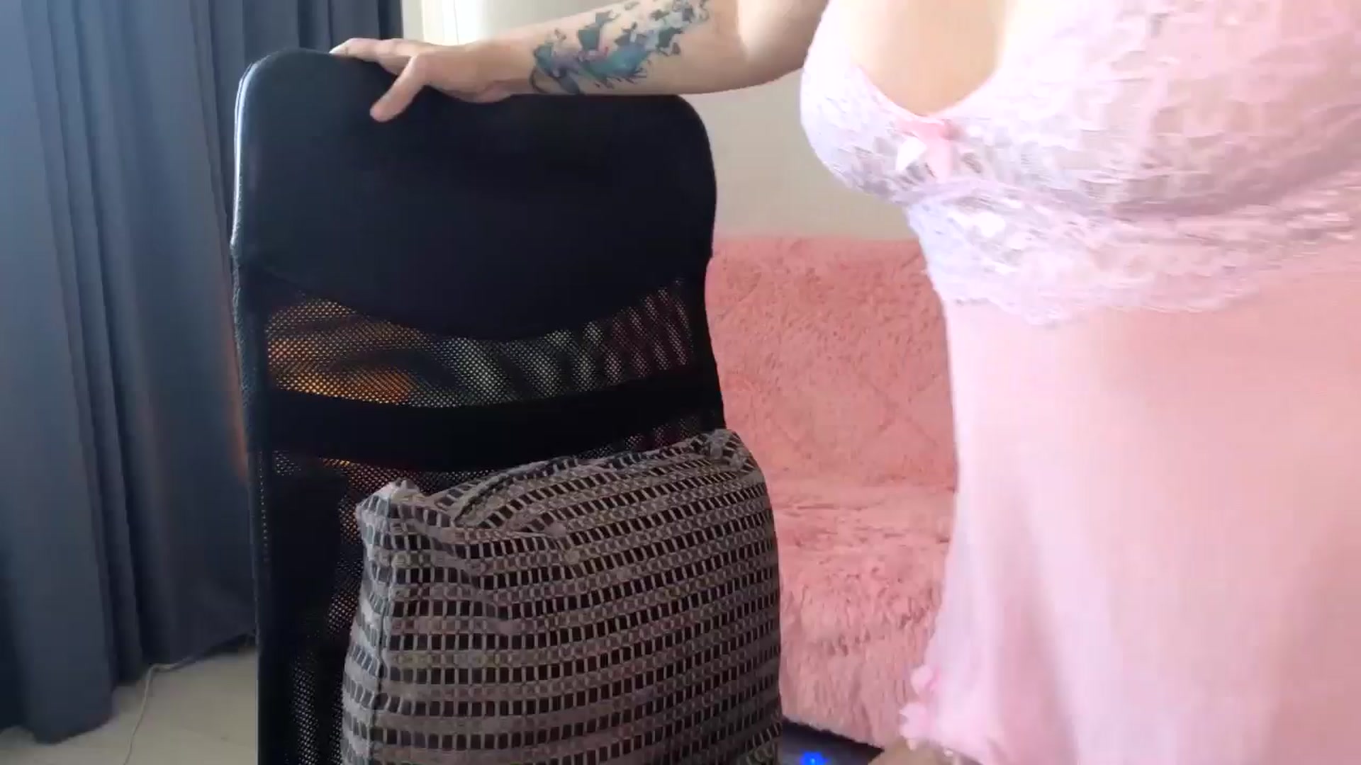 Gallery image thumbnail from YoungDunst's myfreecams stream on, 06/05/2025, 12:32 image 16 of 20