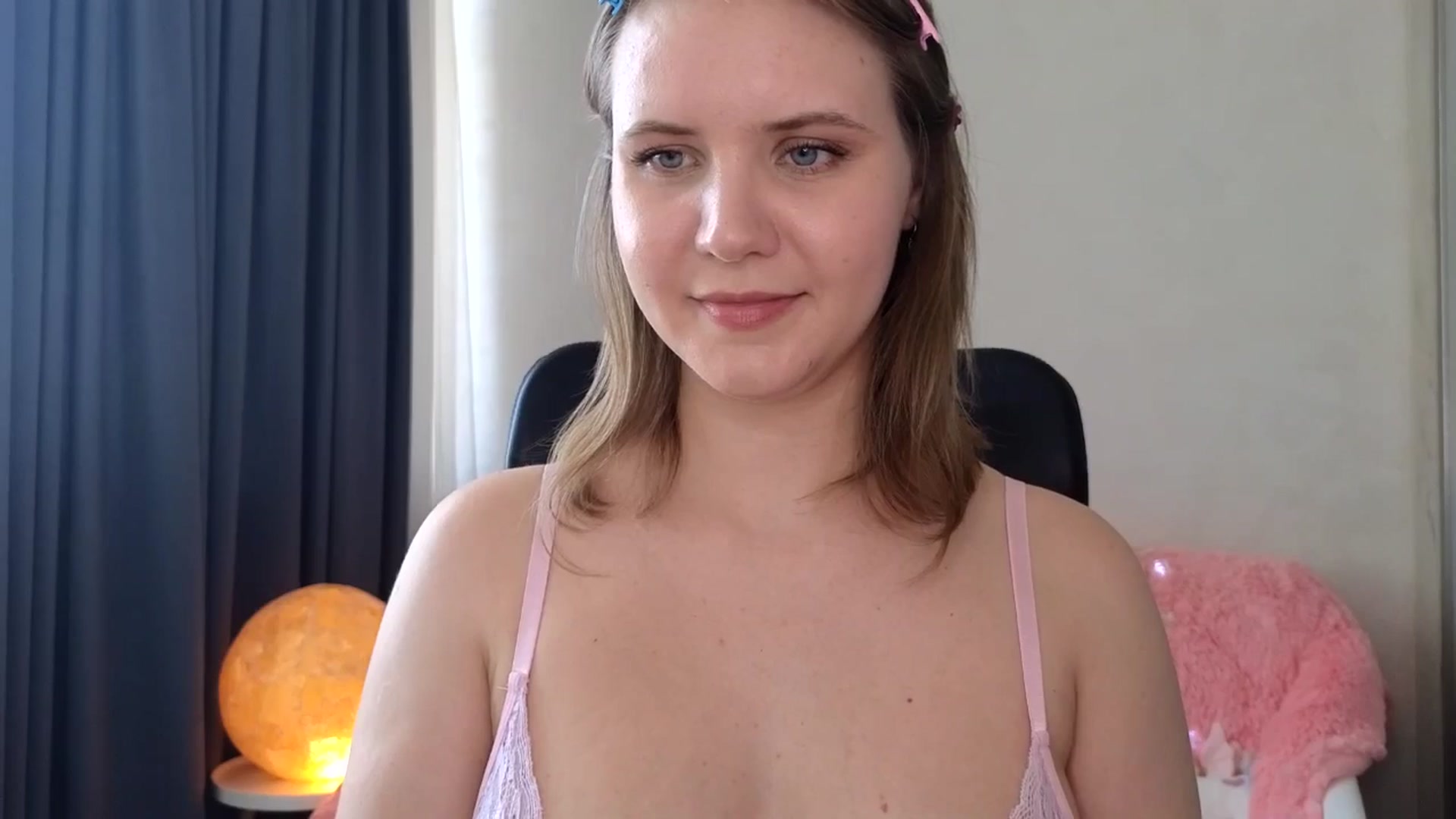 Gallery image thumbnail from YoungDunst's myfreecams stream on, 06/05/2025, 12:32 image 11 of 20