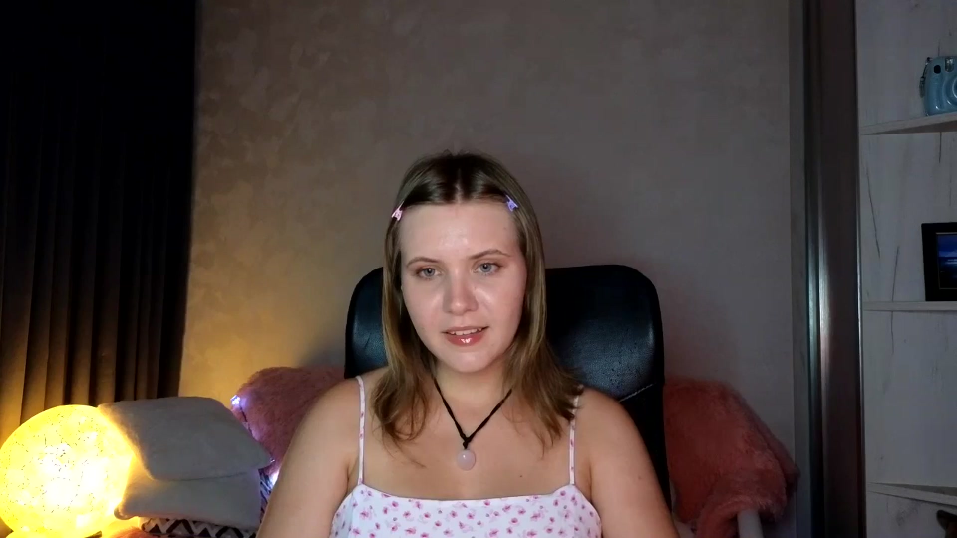Gallery image thumbnail from YoungDunst's myfreecams stream on, 07/23/2025, 21:45 image 12 of 20