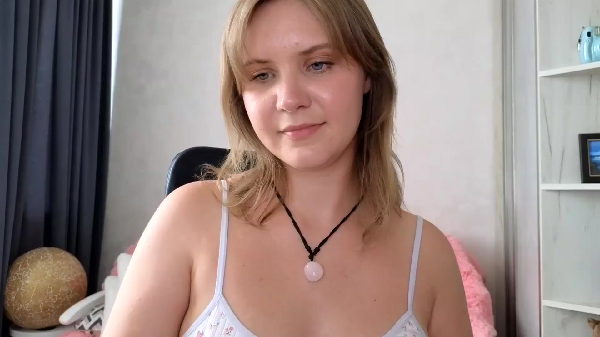 Gallery image thumbnail from YoungDunst's myfreecams stream on, 07/26/2025, 11:51 image 15 of 20