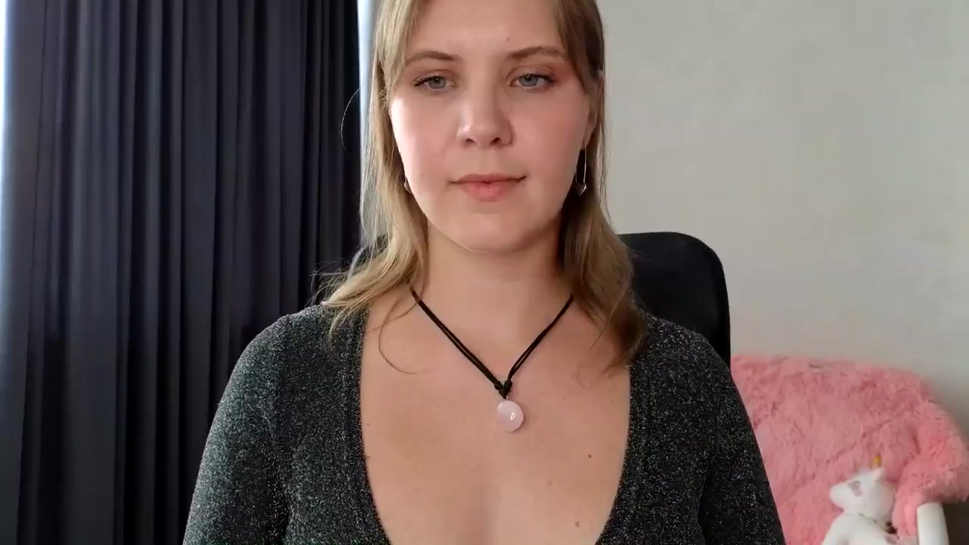 Gallery image thumbnail from YoungDunst's myfreecams stream on, 08/01/2025, 11:23 image 11 of 20