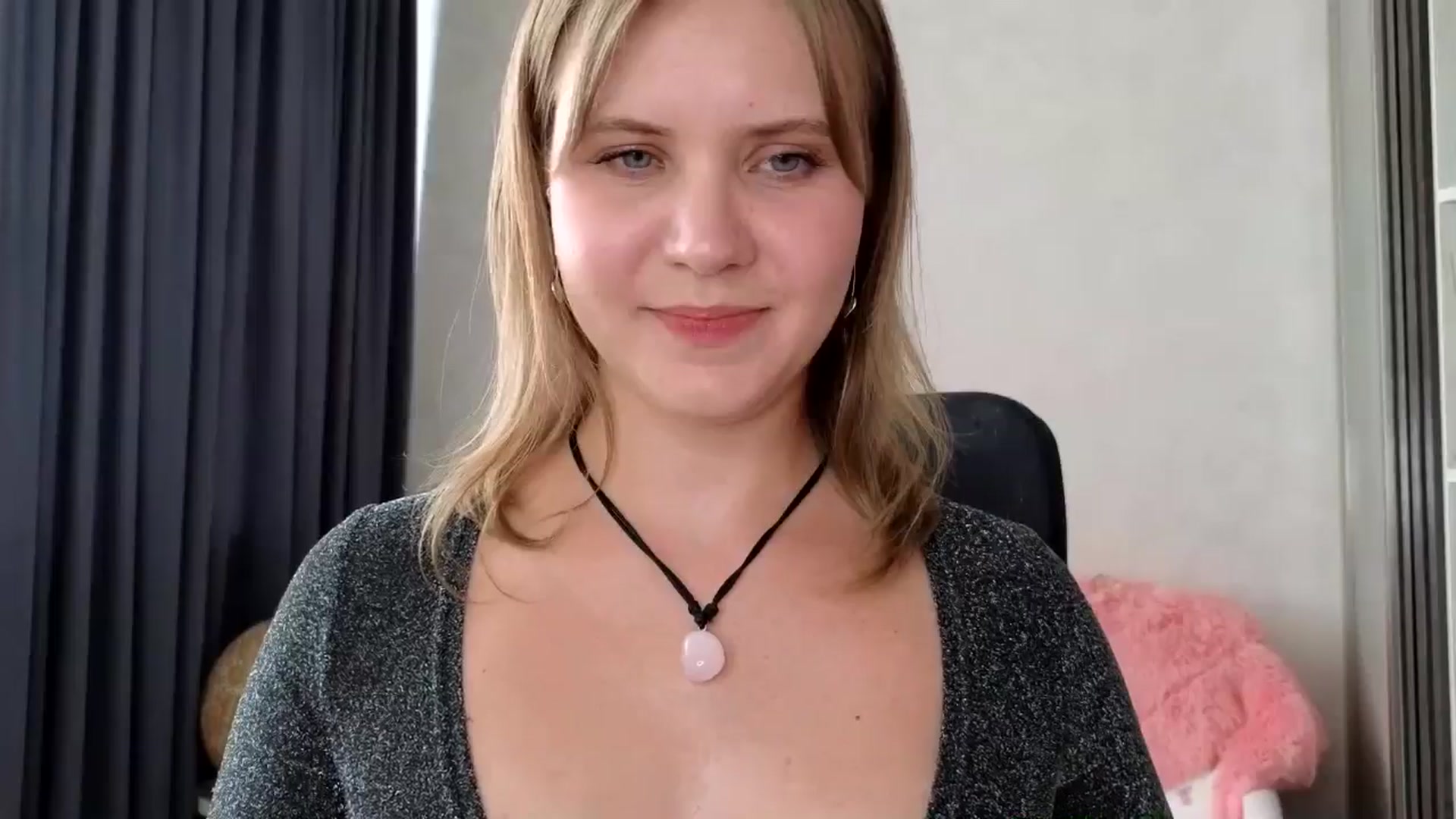 Gallery image thumbnail from YoungDunst's myfreecams stream on, 08/01/2025, 12:09 image 5 of 20