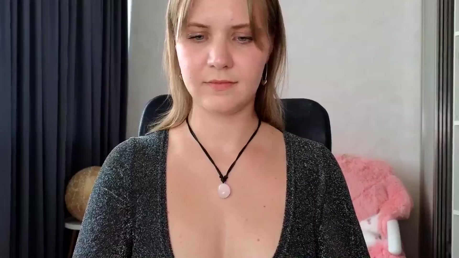 Gallery image thumbnail from YoungDunst's myfreecams stream on, 08/01/2025, 12:16 image 12 of 20