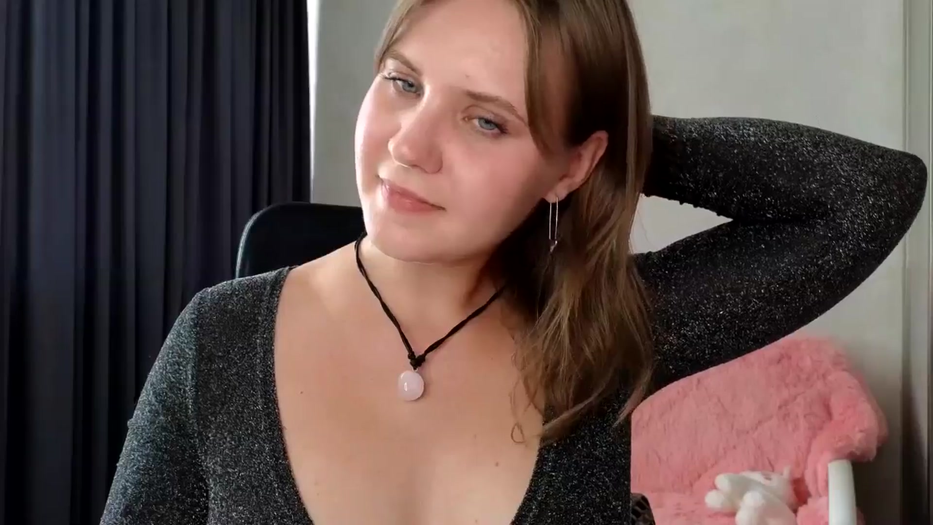 Gallery image thumbnail from YoungDunst's myfreecams stream on, 08/01/2025, 13:00 image 6 of 20