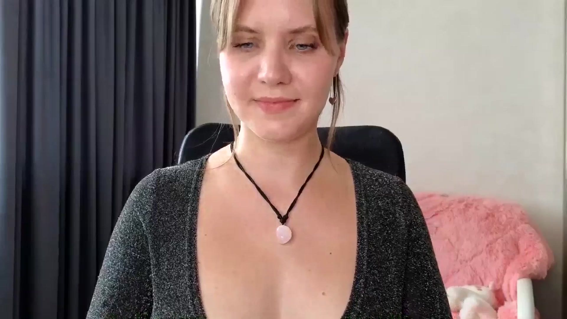 Gallery image thumbnail from YoungDunst's myfreecams stream on, 08/01/2025, 13:00 image 20 of 20