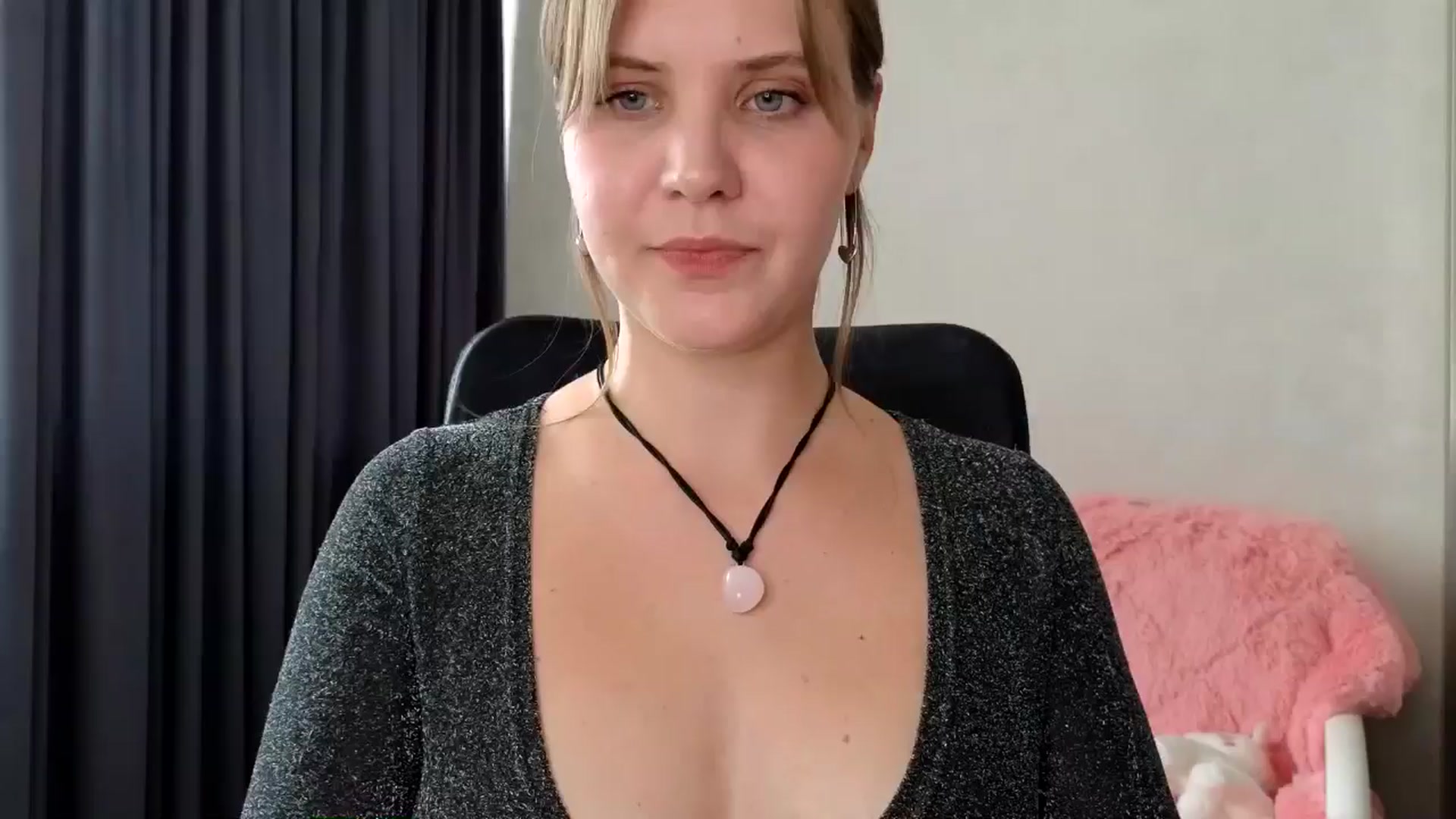 Gallery image thumbnail from YoungDunst's myfreecams stream on, 08/01/2025, 13:00 image 17 of 20