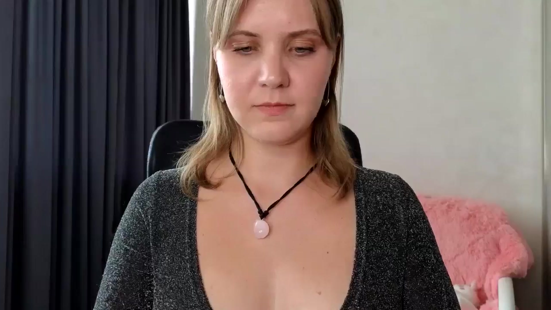 Gallery image thumbnail from YoungDunst's myfreecams stream on, 08/01/2025, 13:00 image 2 of 20