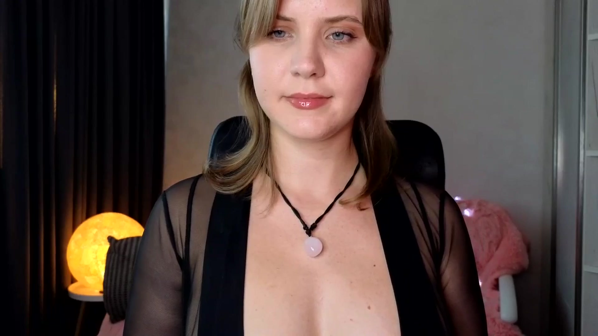 Gallery image thumbnail from YoungDunst's myfreecams stream on, 08/03/2025, 17:26 image 8 of 20