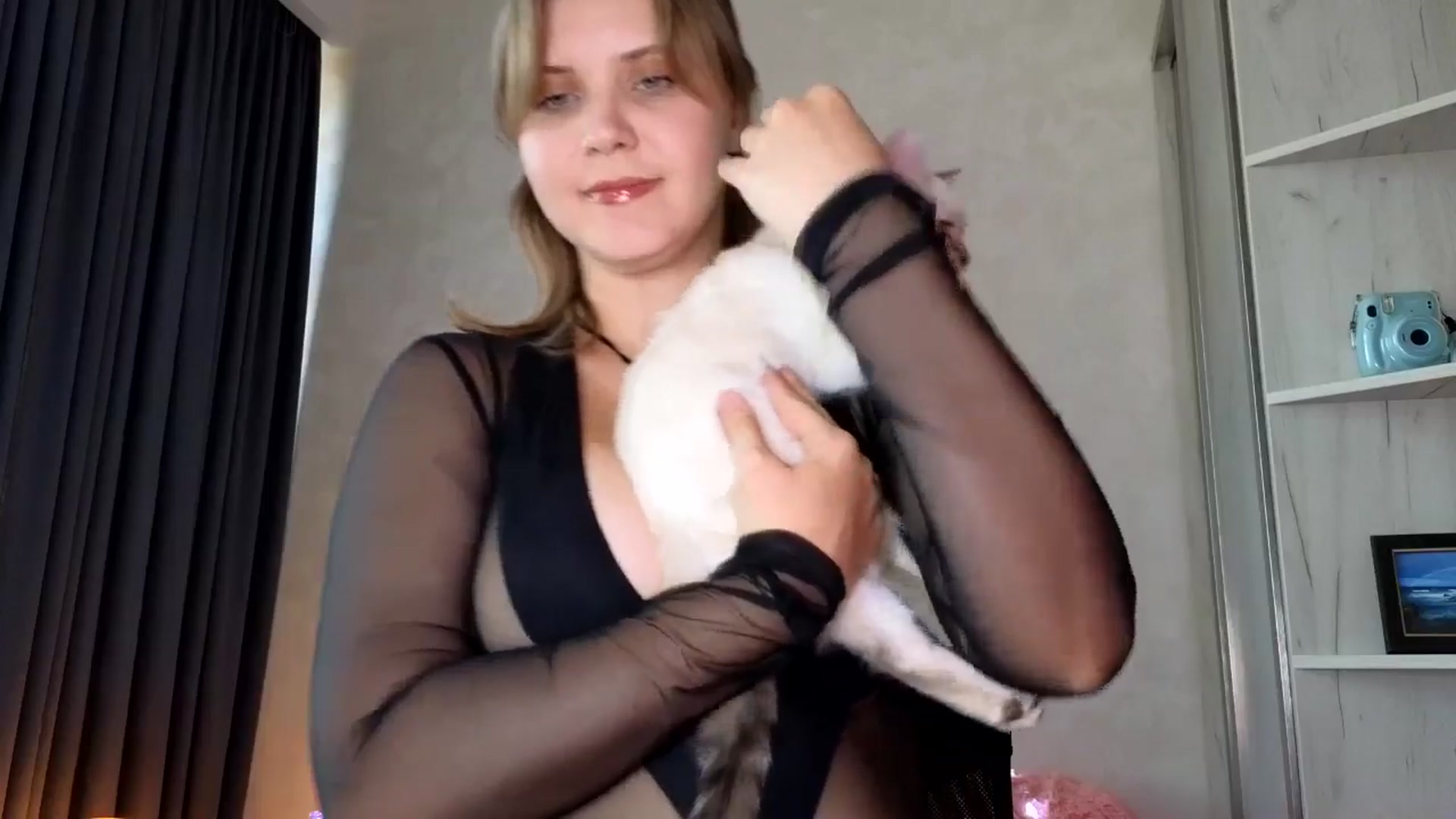 Gallery image thumbnail from YoungDunst's myfreecams stream on, 08/03/2025, 17:26 image 6 of 20