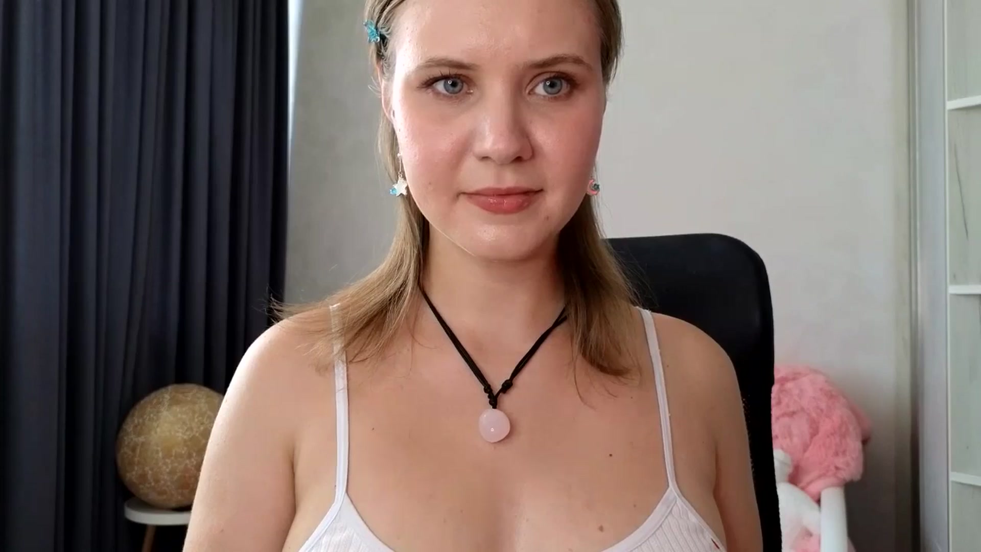 Gallery image thumbnail from YoungDunst's myfreecams stream on, 08/09/2025, 12:30 image 13 of 20