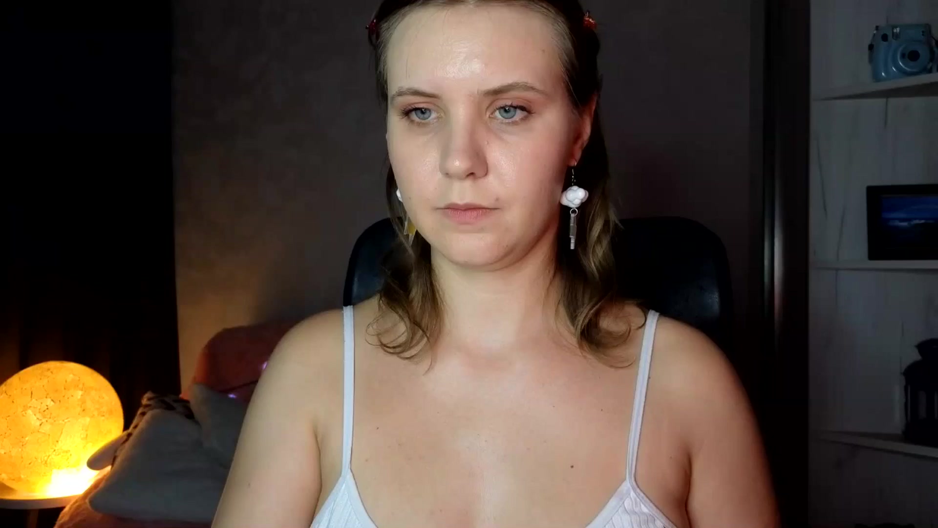 Gallery image thumbnail from YoungDunst's myfreecams stream on, 08/23/2025, 17:38 image 14 of 20